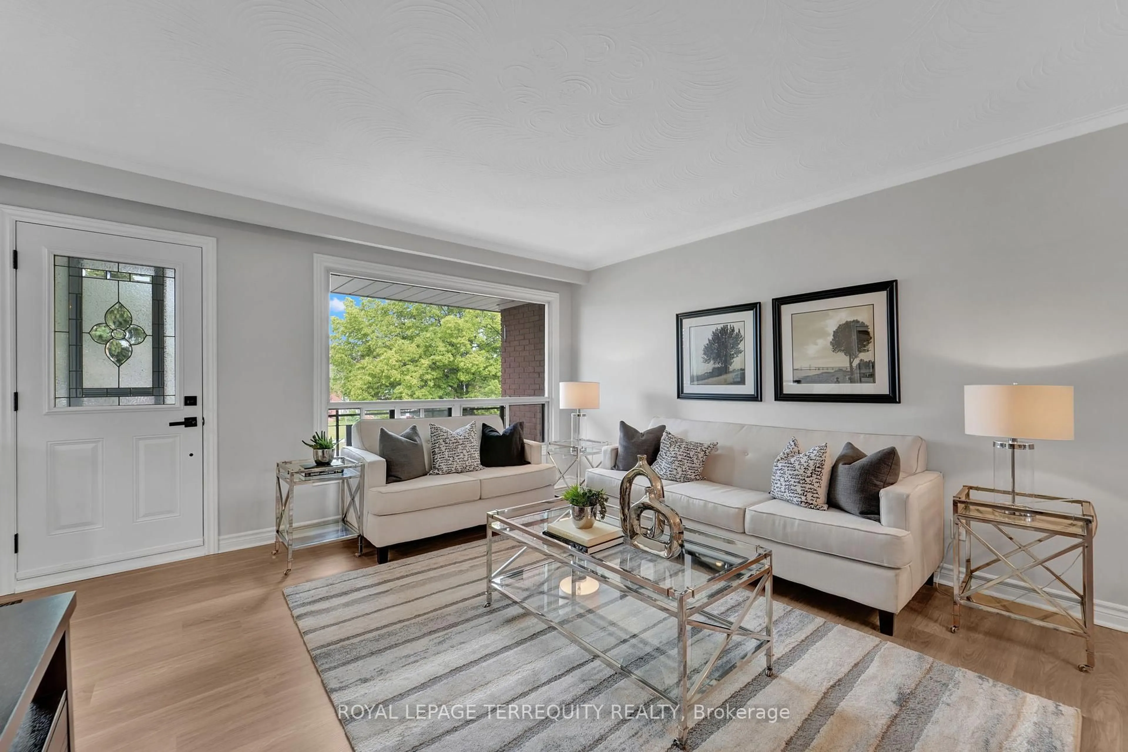 Living room with furniture, unknown for 39 Picaro Dr, Toronto Ontario M3N 2B6