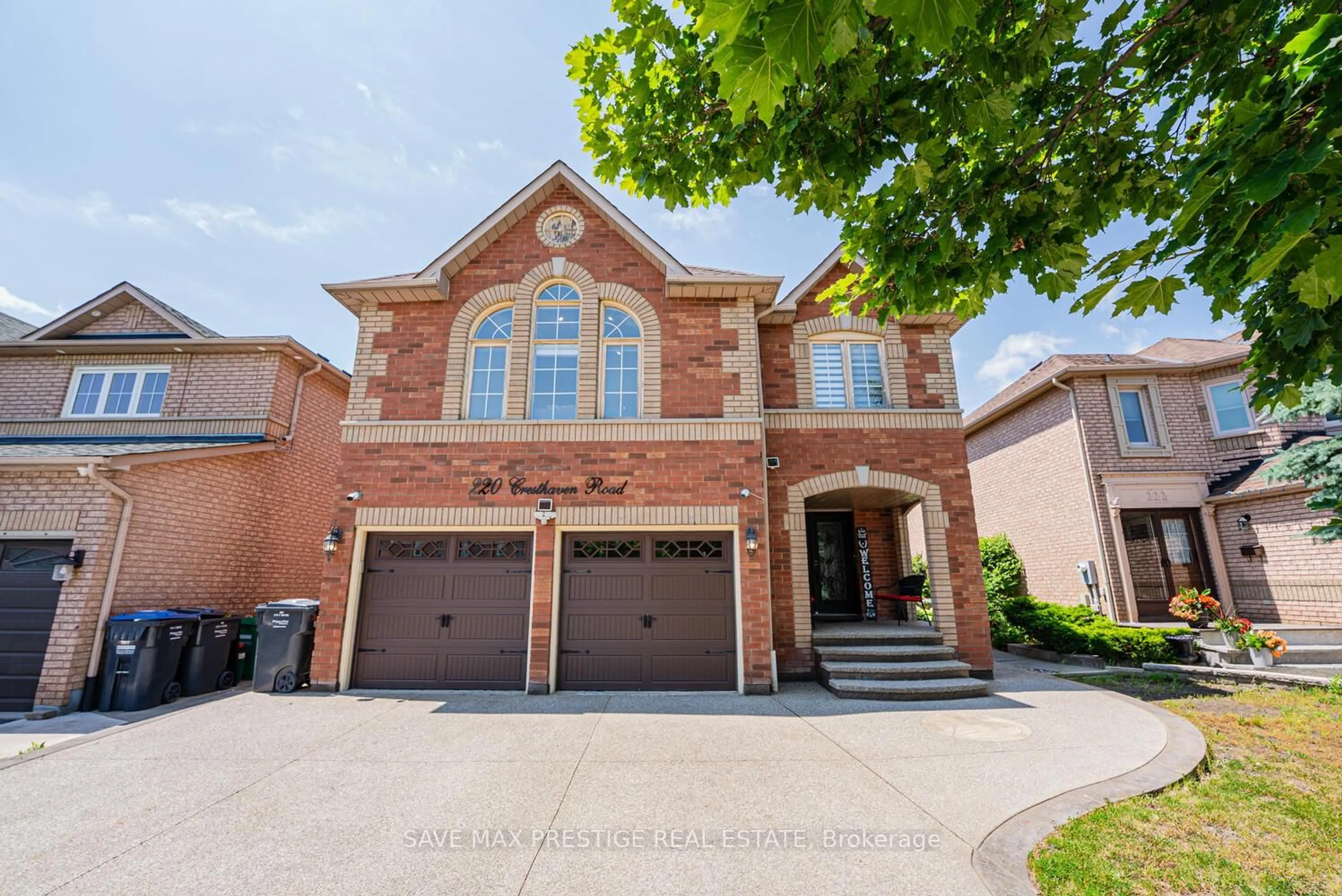 Home with brick exterior material, street for 220 Cresthaven Rd, Brampton Ontario L7A 1G5