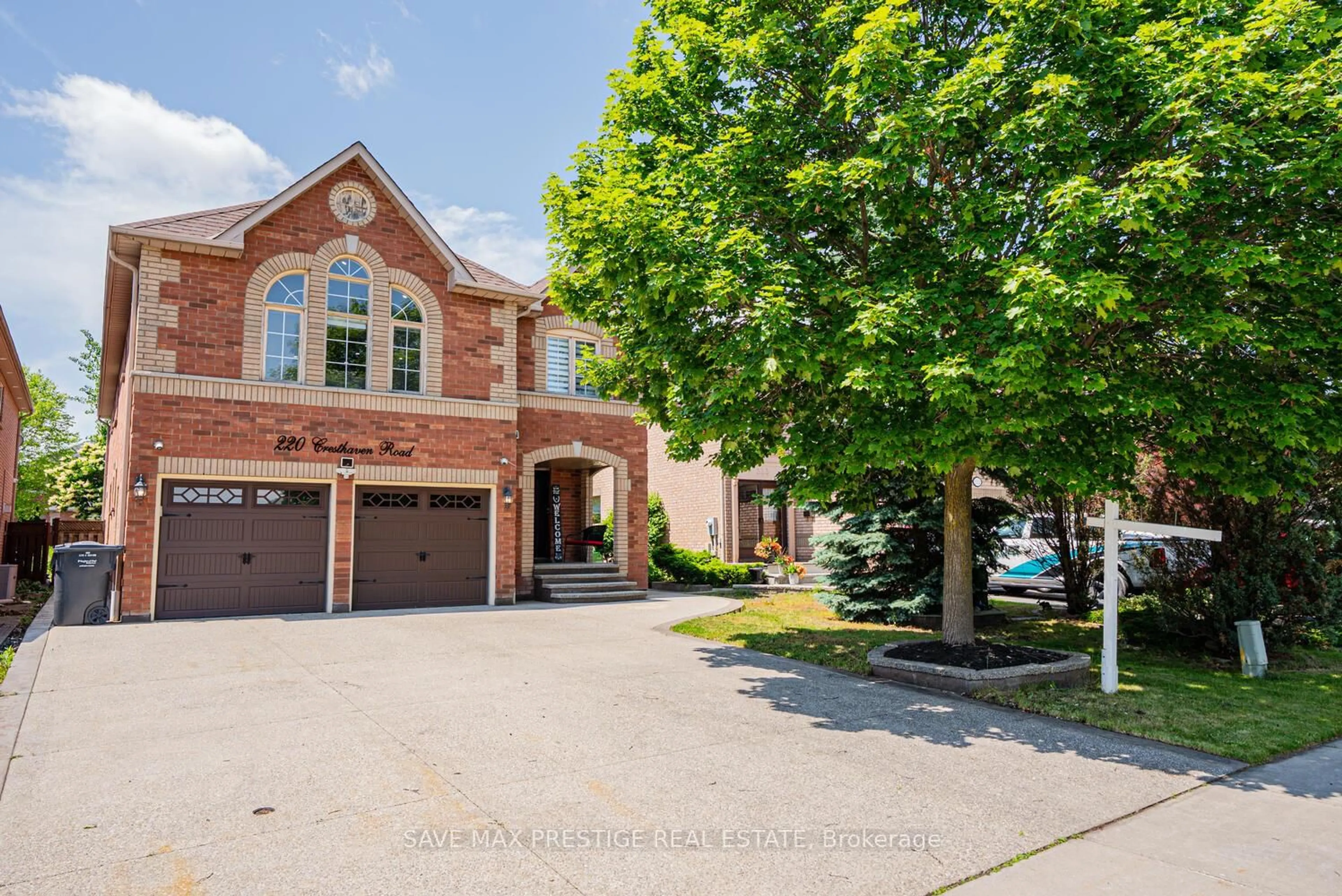 Home with brick exterior material, street for 220 Cresthaven Rd, Brampton Ontario L7A 1G5