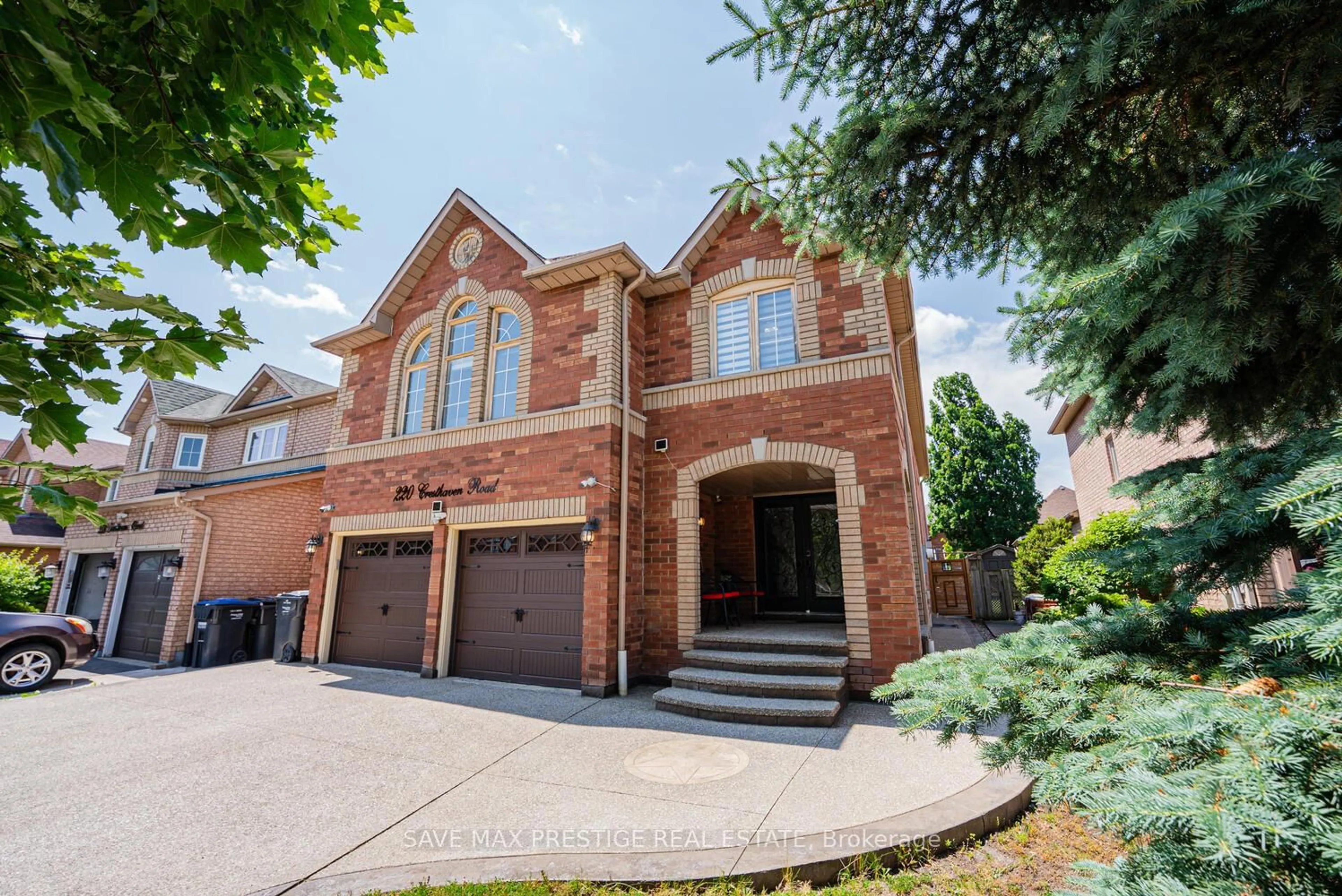 Home with brick exterior material, street for 220 Cresthaven Rd, Brampton Ontario L7A 1G5
