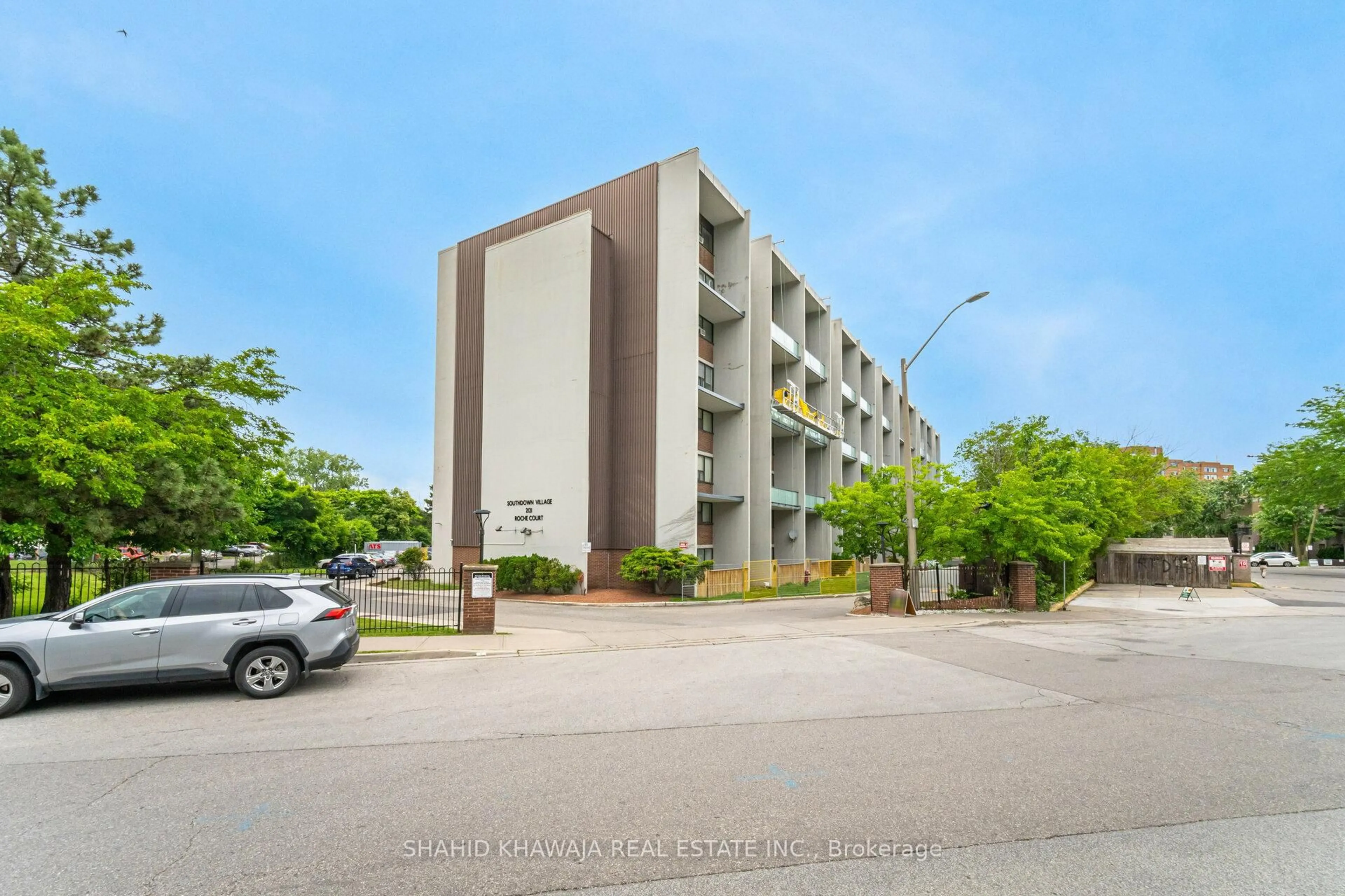 Unknown for 2121 Roche Crt #721, Mississauga Ontario L5K 2C7