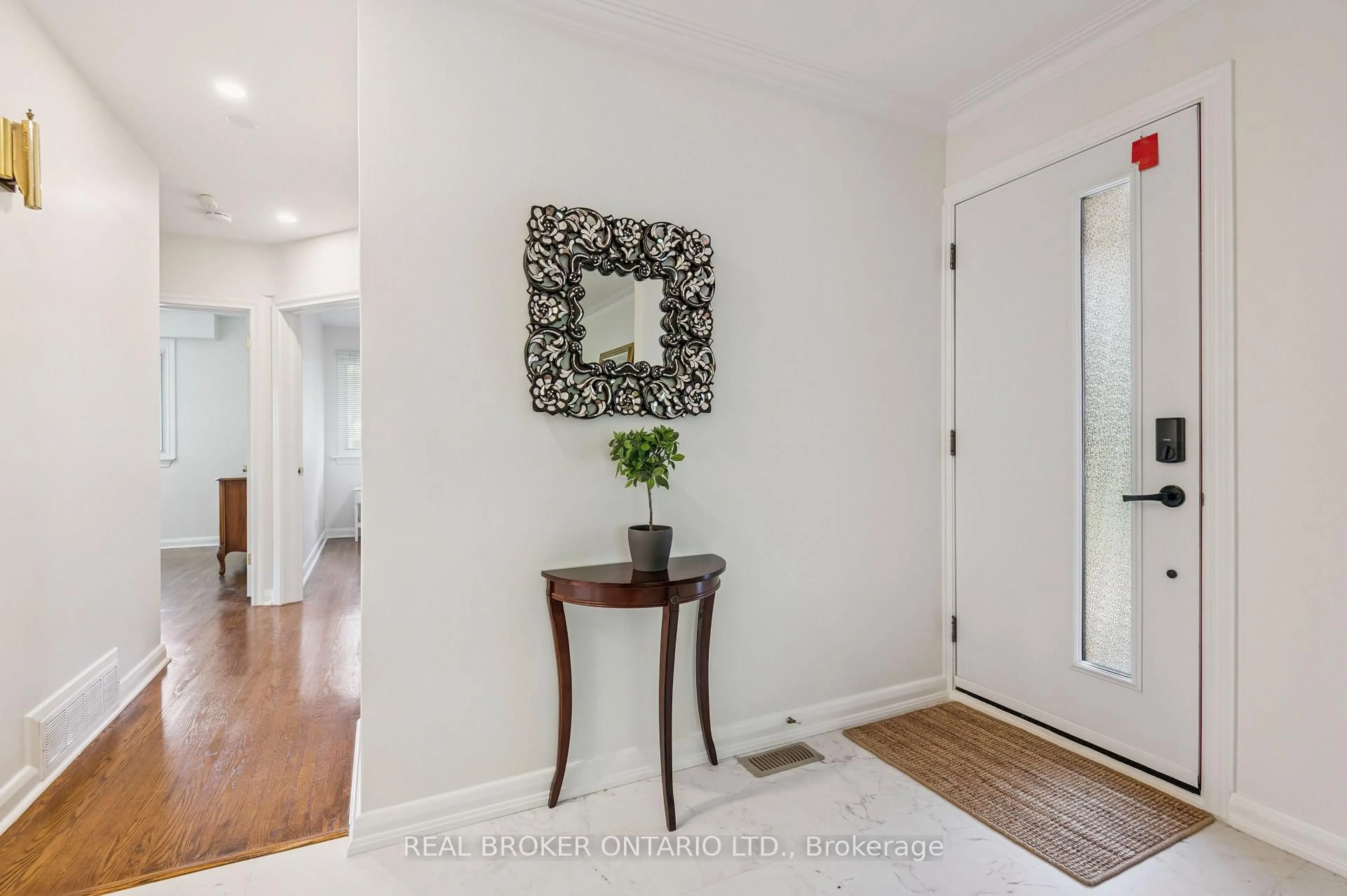 Indoor entryway for 78 Antioch Dr, Toronto Ontario M9B 5V4