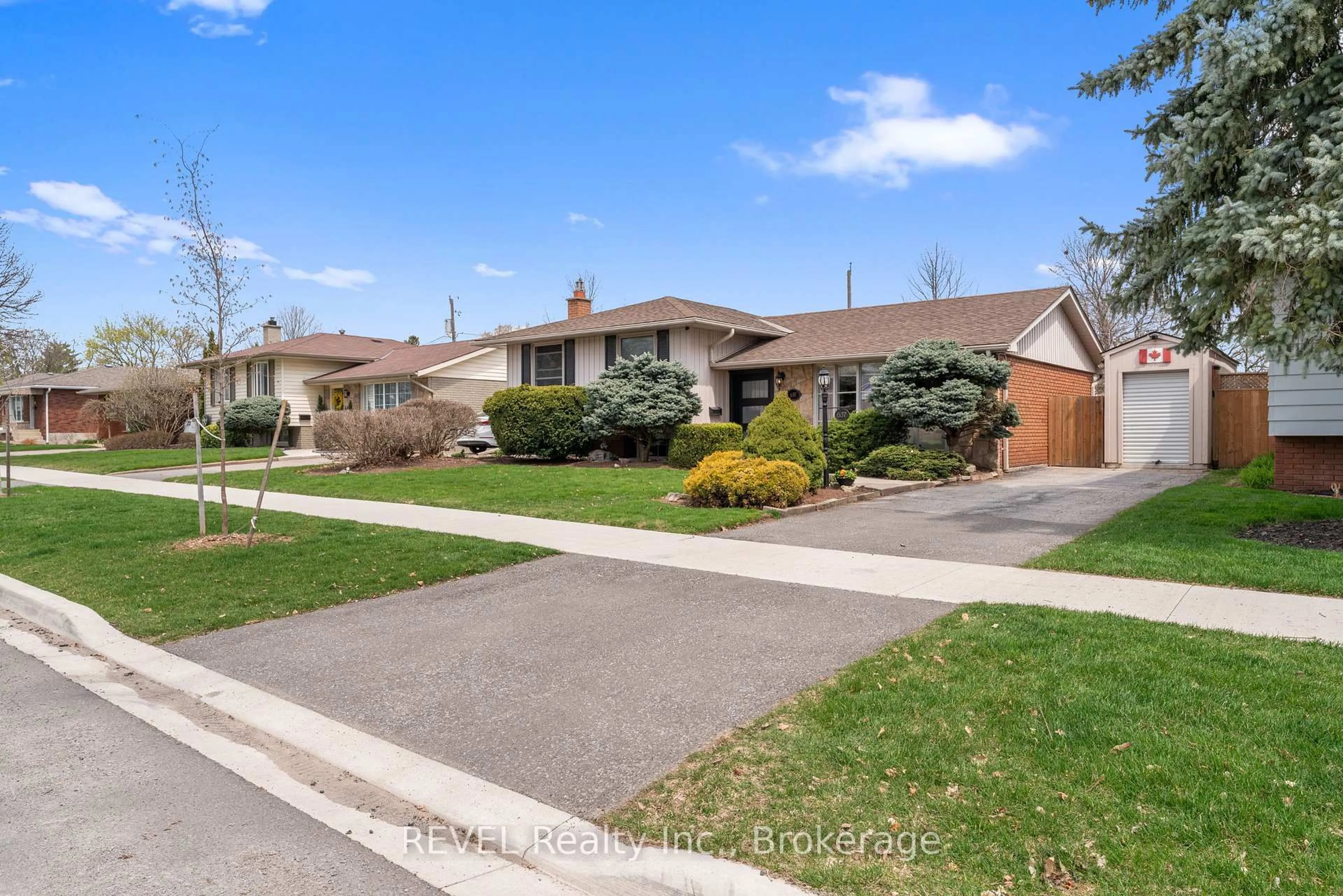 Unknown for 637 Thornwood Ave, Burlington Ontario L7N 3B9