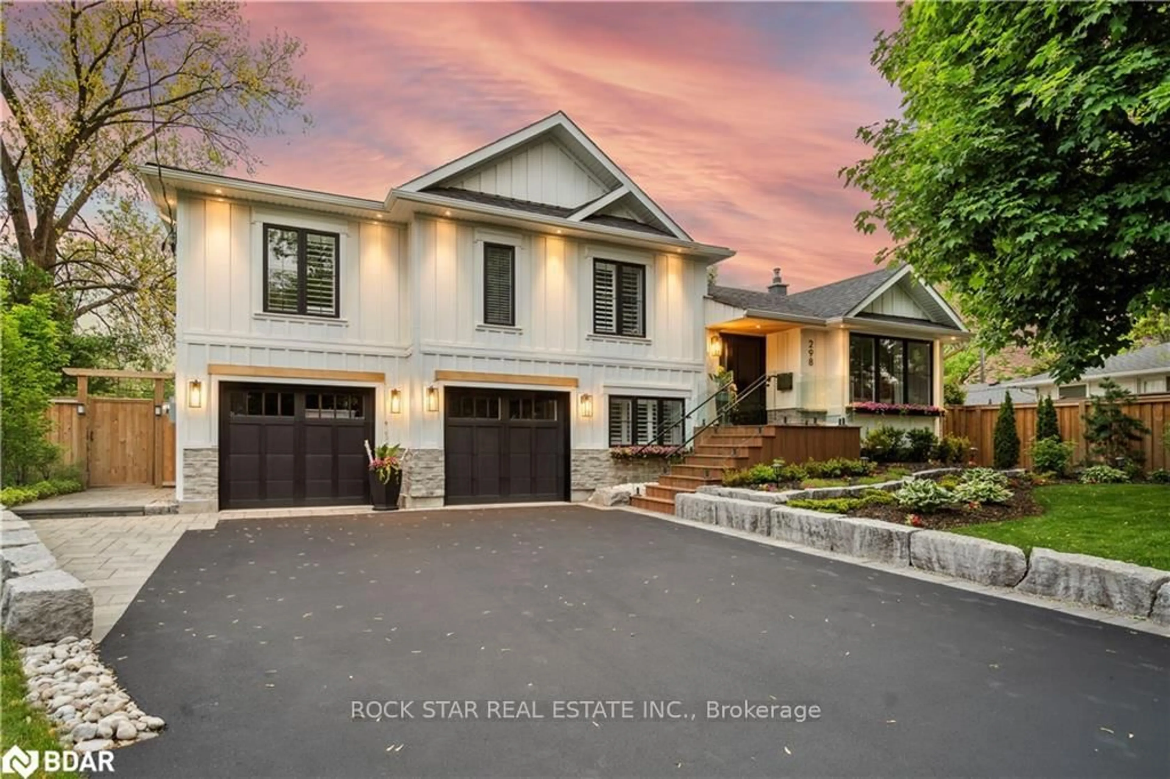 Home with brick exterior material, unknown for 298 Kent Cres, Burlington Ontario L7L 4T1