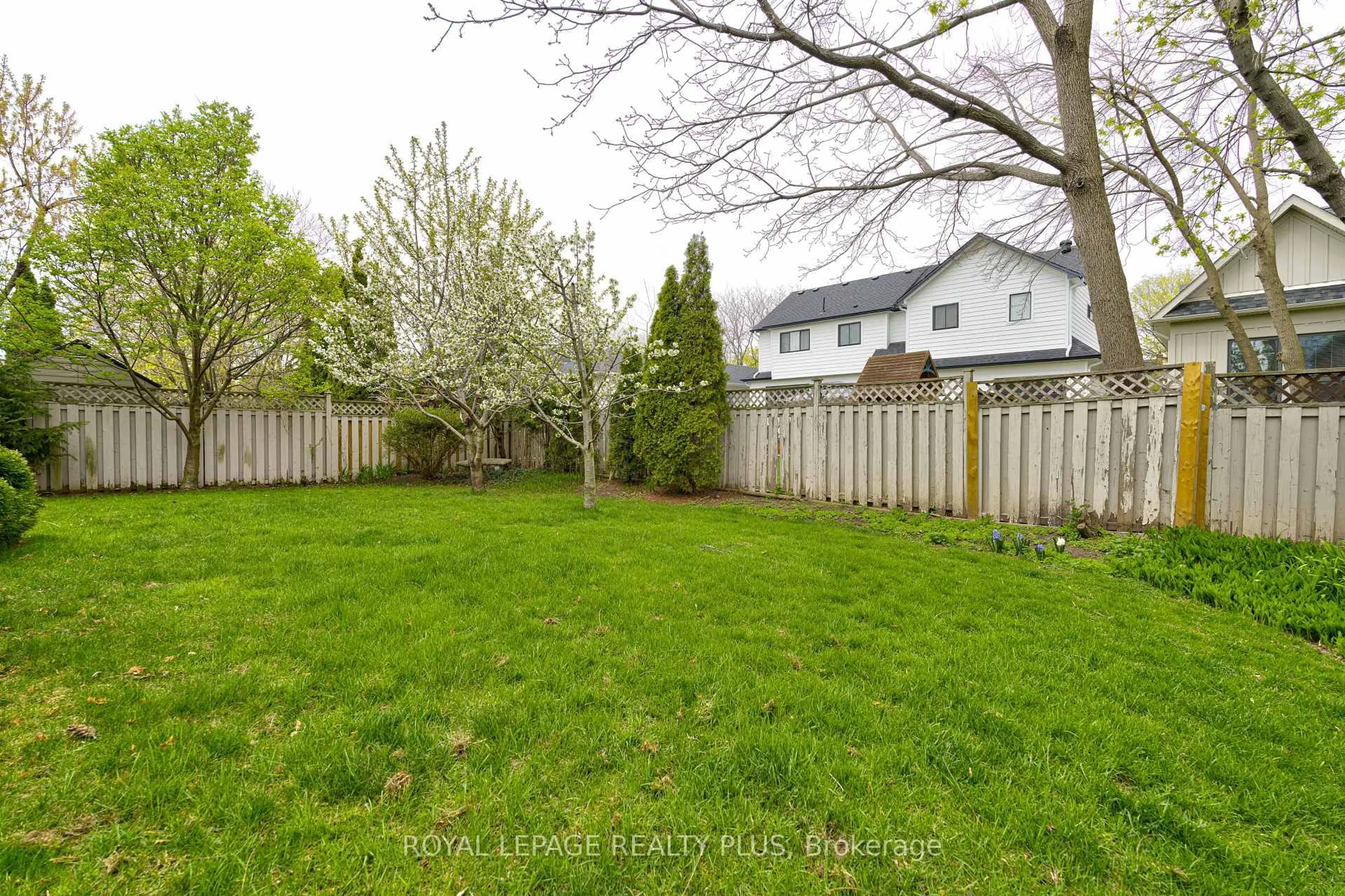 Unknown for 1231 Sable Dr, Burlington Ontario L7S 2J6