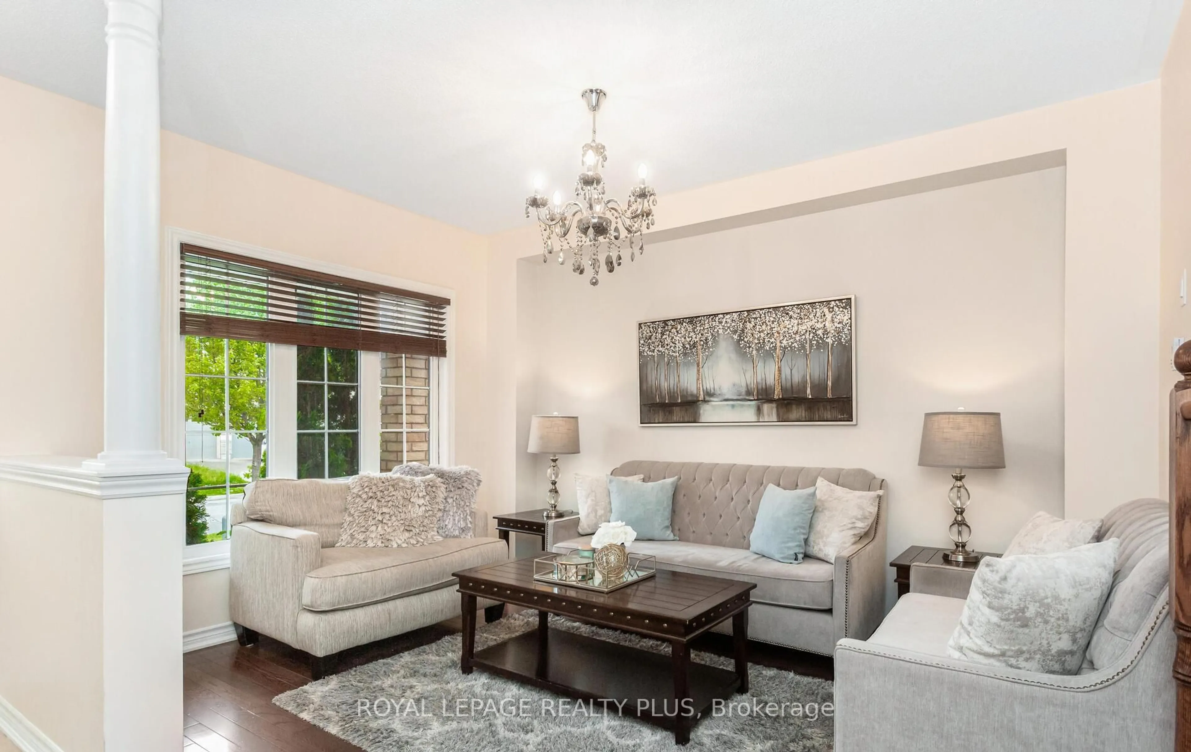 Living room with furniture, unknown for 17 Daden Oaks Dr, Brampton Ontario L6P 3R7