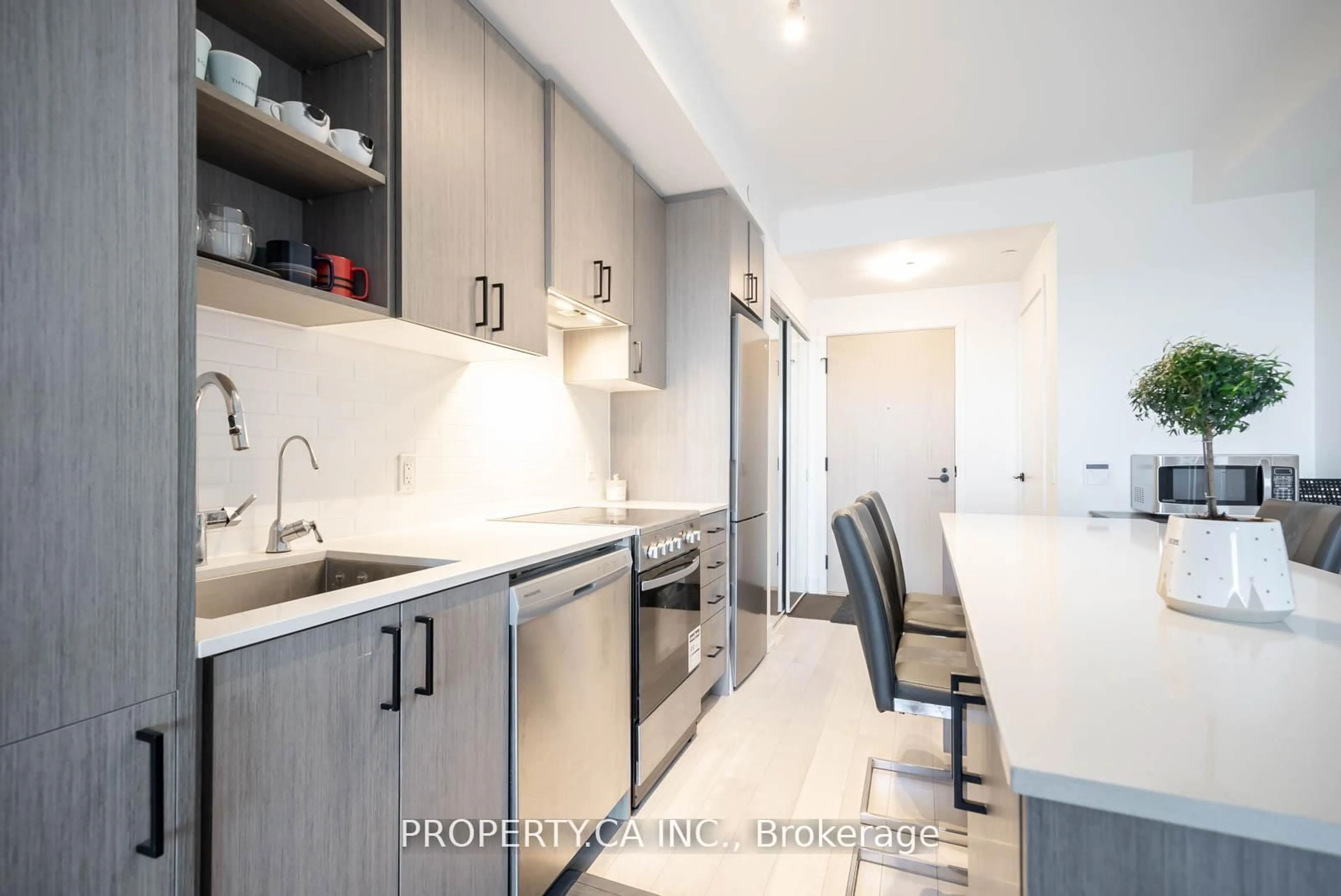 Standard kitchen, unknown for 50 George Butchart Dr #401, Toronto Ontario M3K 0C9