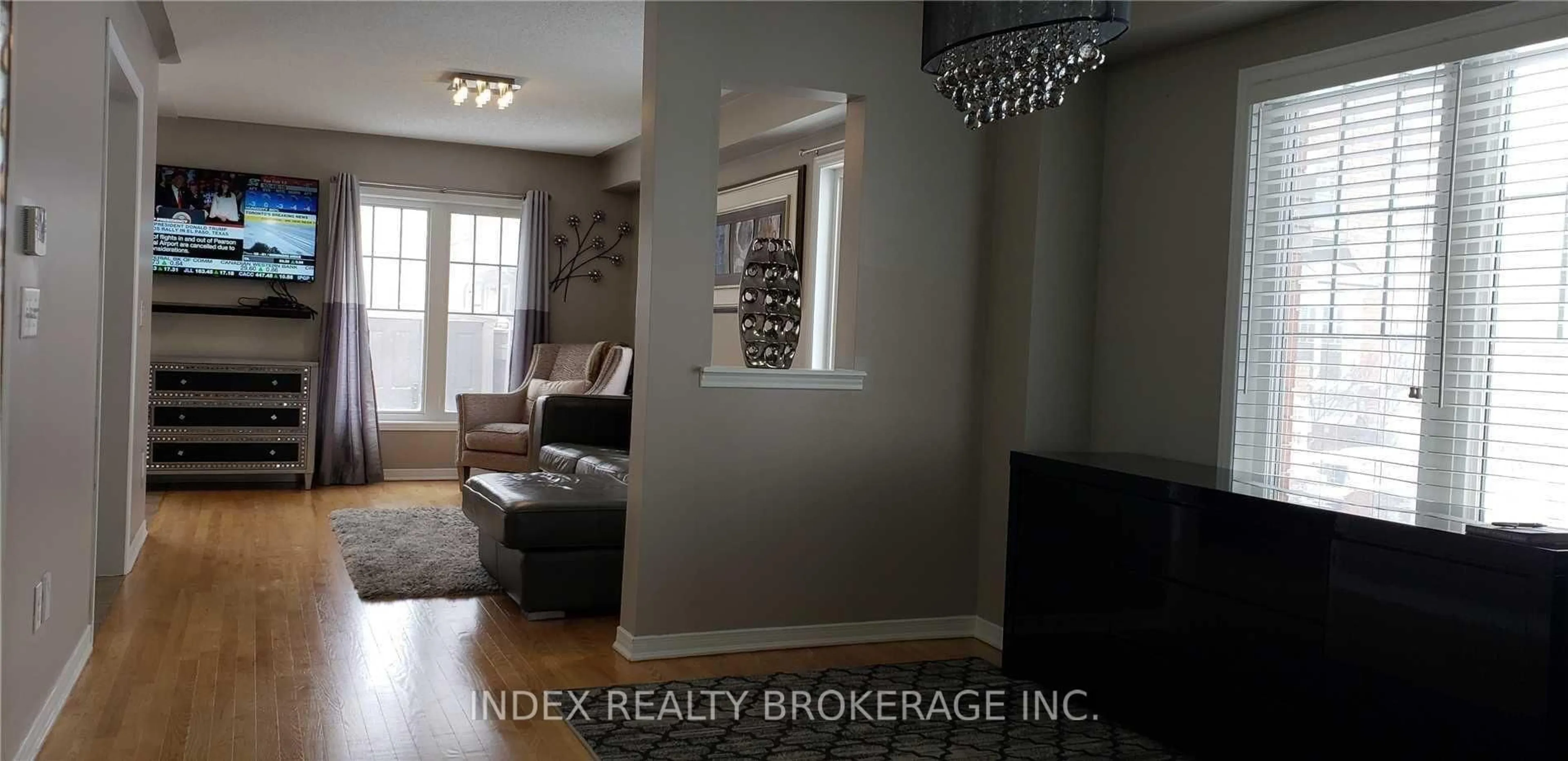 Indoor entryway for 2 Seachart Pl, Brampton Ontario L6P 3E1