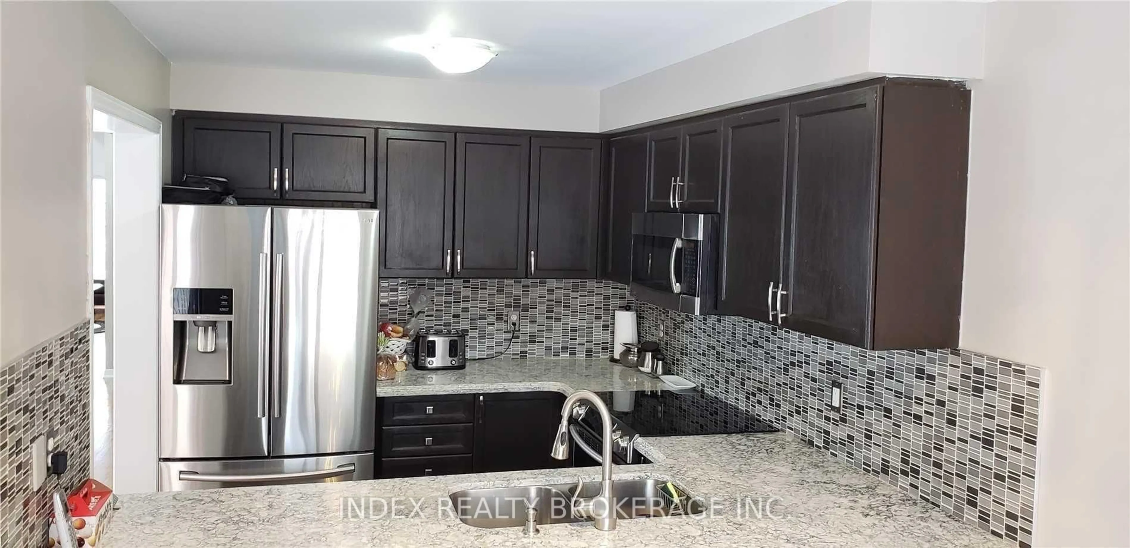 Unknown for 2 Seachart Pl, Brampton Ontario L6P 3E1