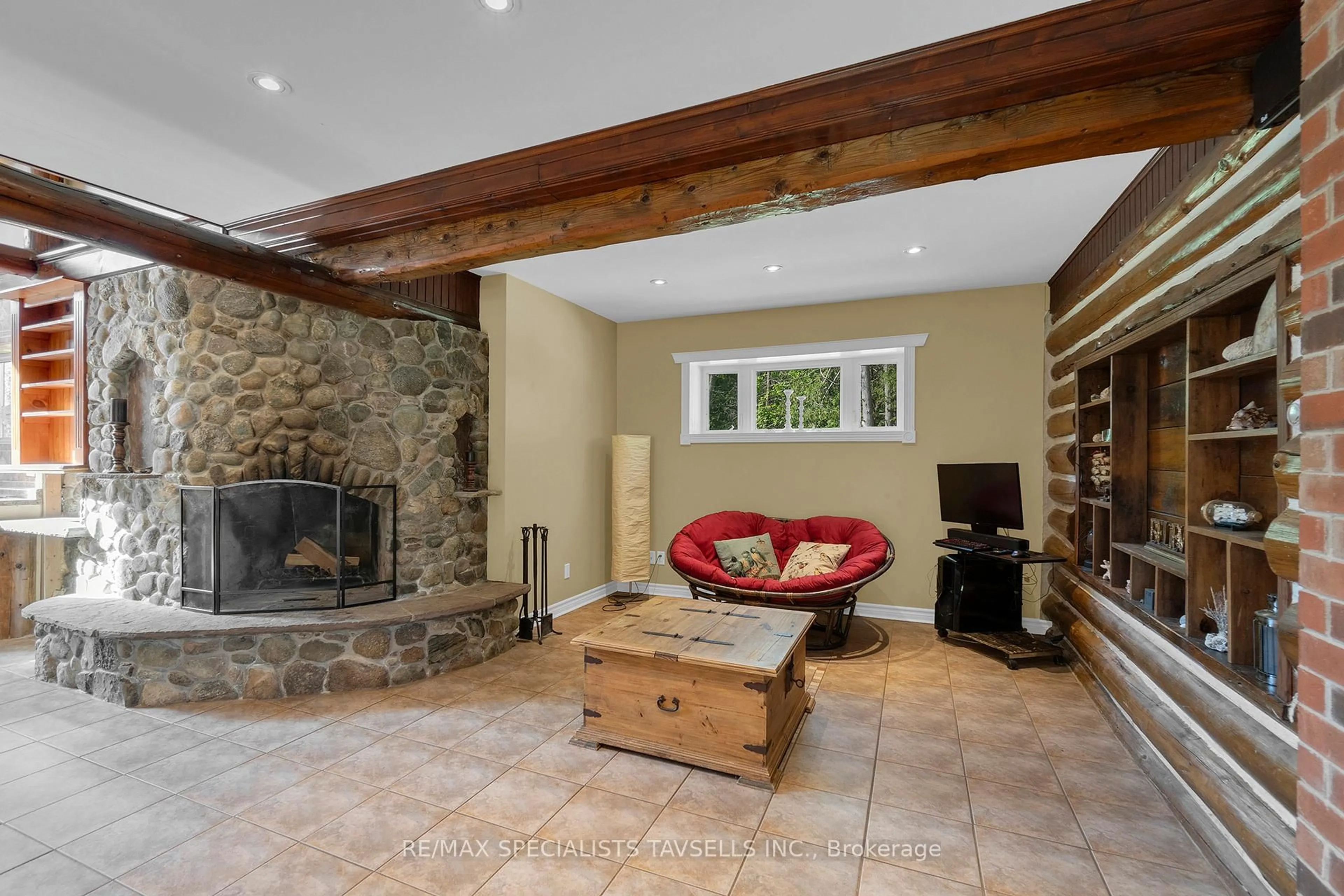 Unknown for 16042 Kennedy Rd, Caledon Ontario L7C 2G7