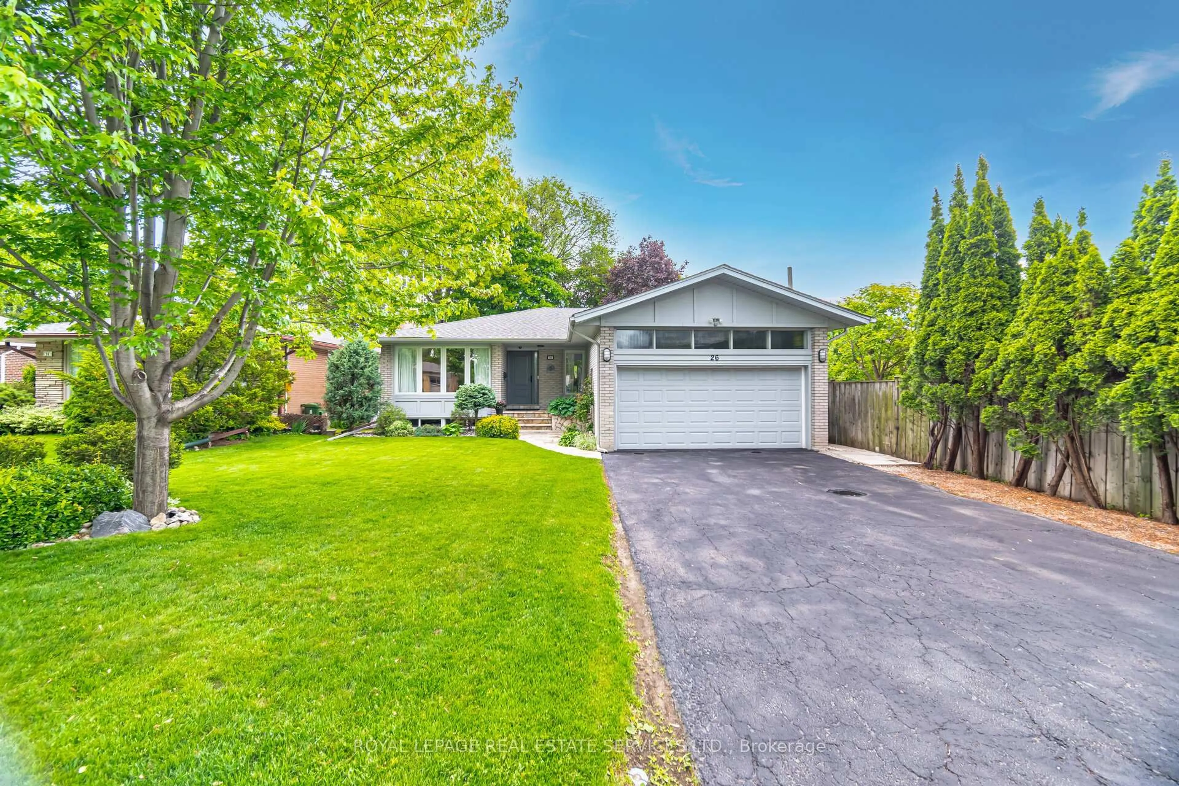 Home with vinyl exterior material, street for 26 Alanmeade Cres, Toronto Ontario M9B 2H3