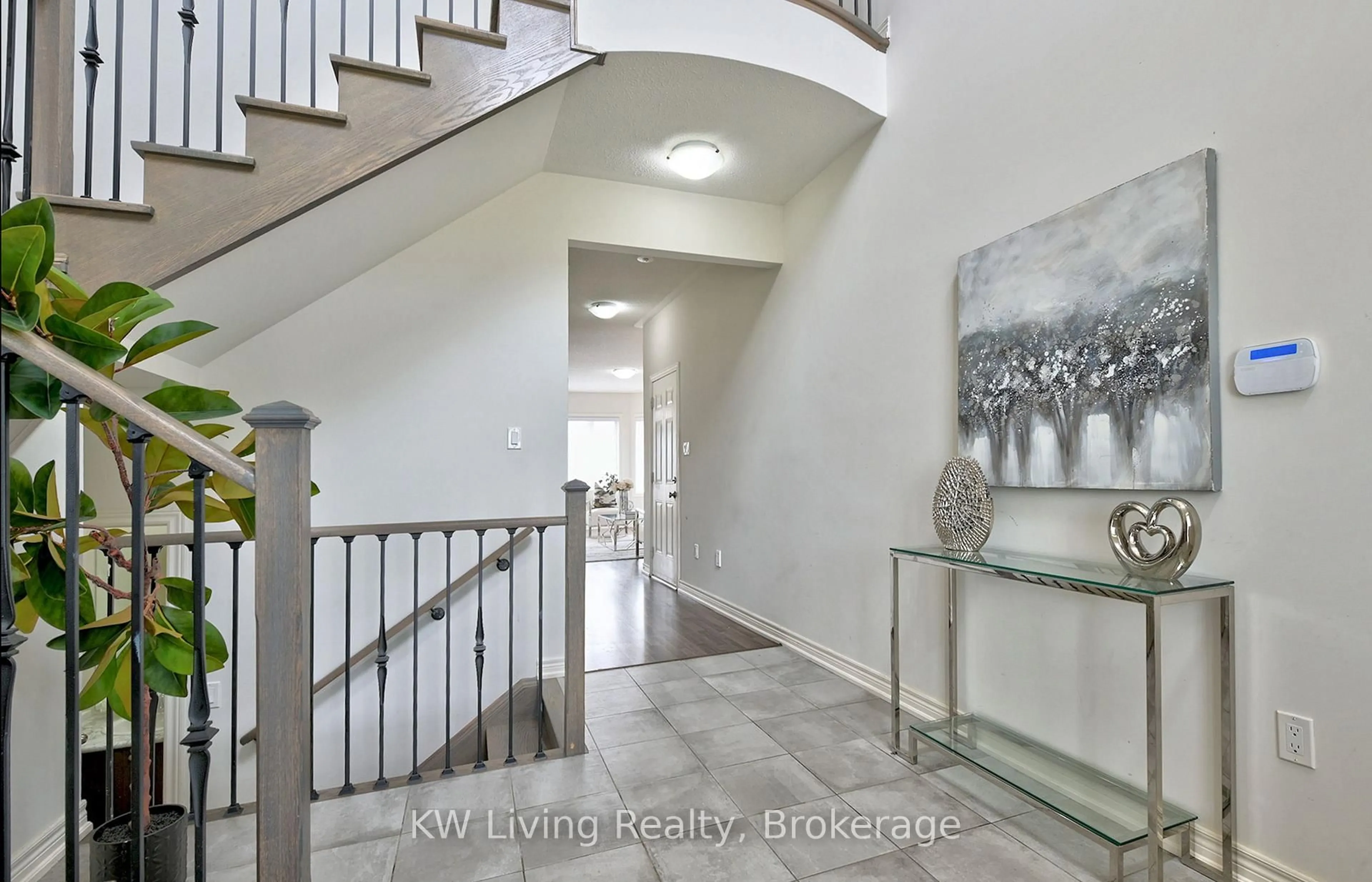 Indoor entryway for 442 Wheat Boom Dr, Oakville Ontario L6H 0S1