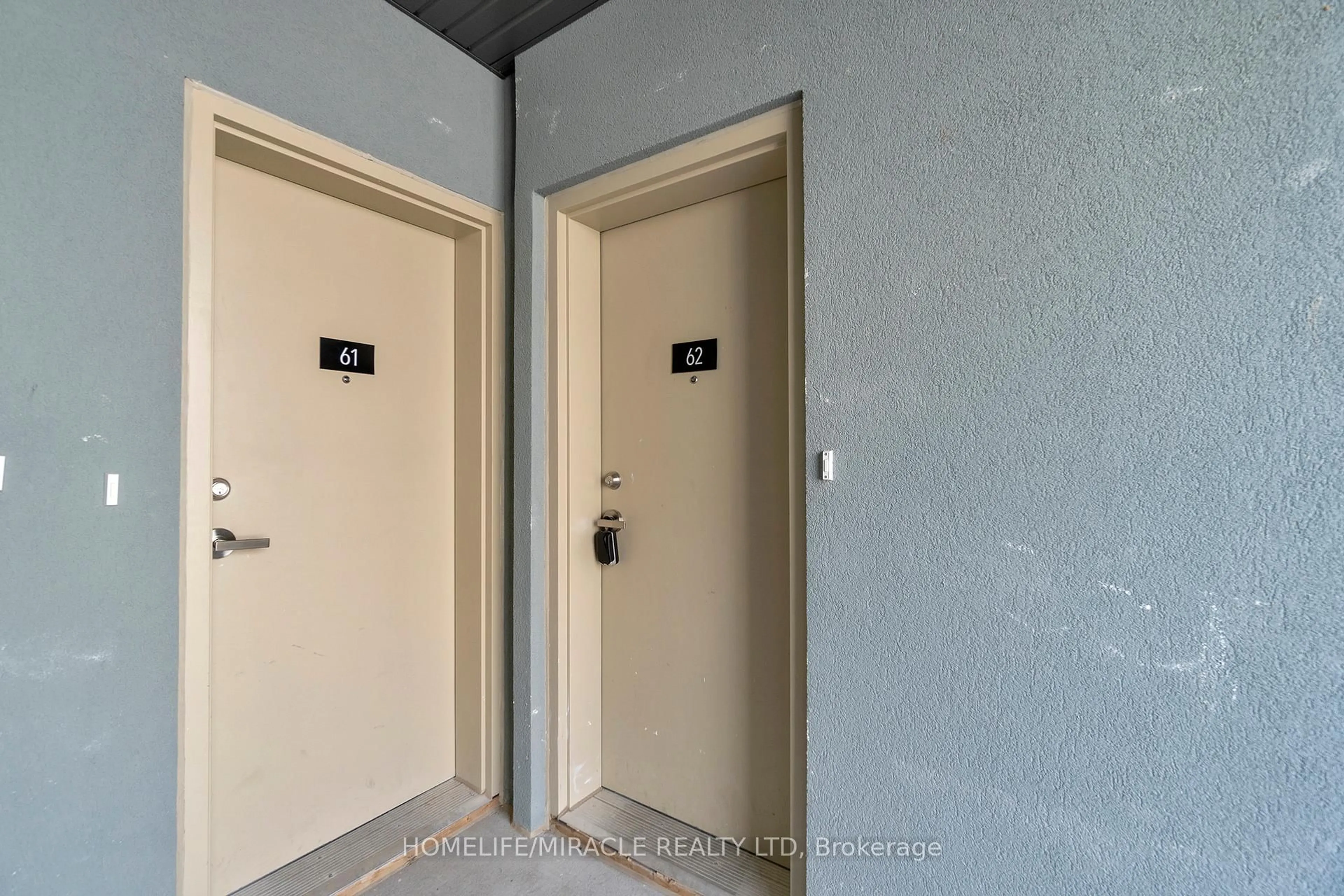 Indoor foyer for 5 William Jackson Way #62, Toronto Ontario M8V 0J8