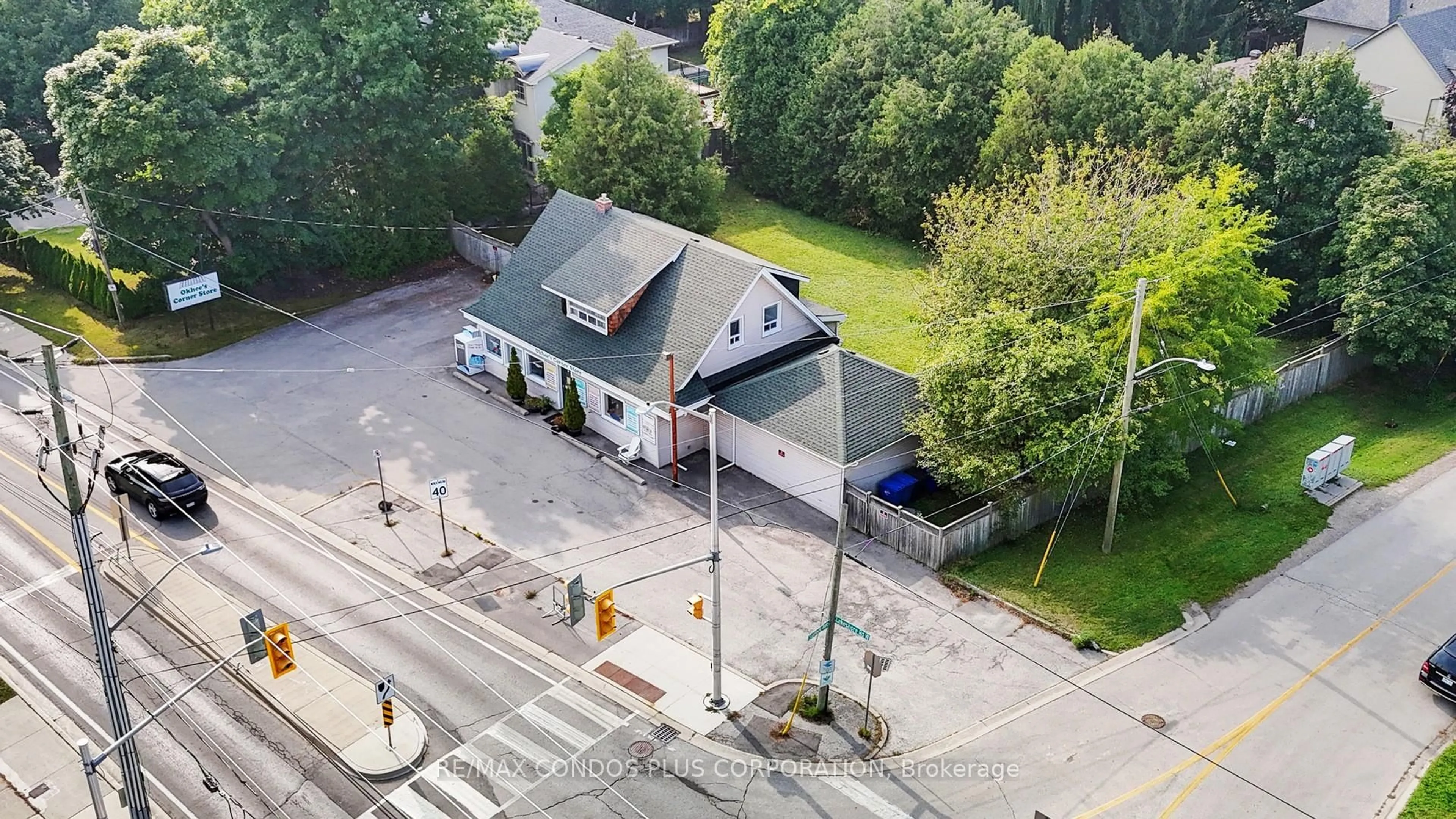 A pic from outside/outdoor area/front of a property/back of a property/a pic from drone, street for 509 Lakeshore Rd, Oakville Ontario L6K 1G6