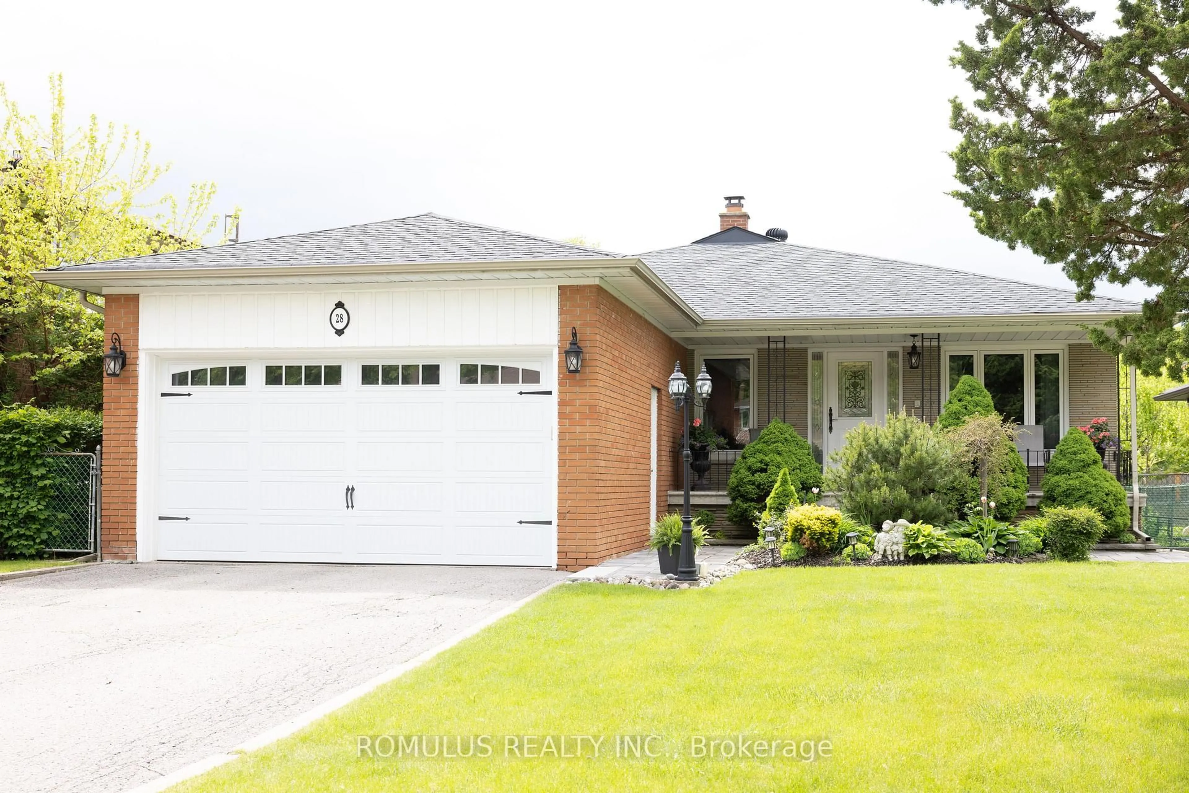 Home with vinyl exterior material, street for 28 Eldorado Crt, Toronto Ontario M3J 1X1