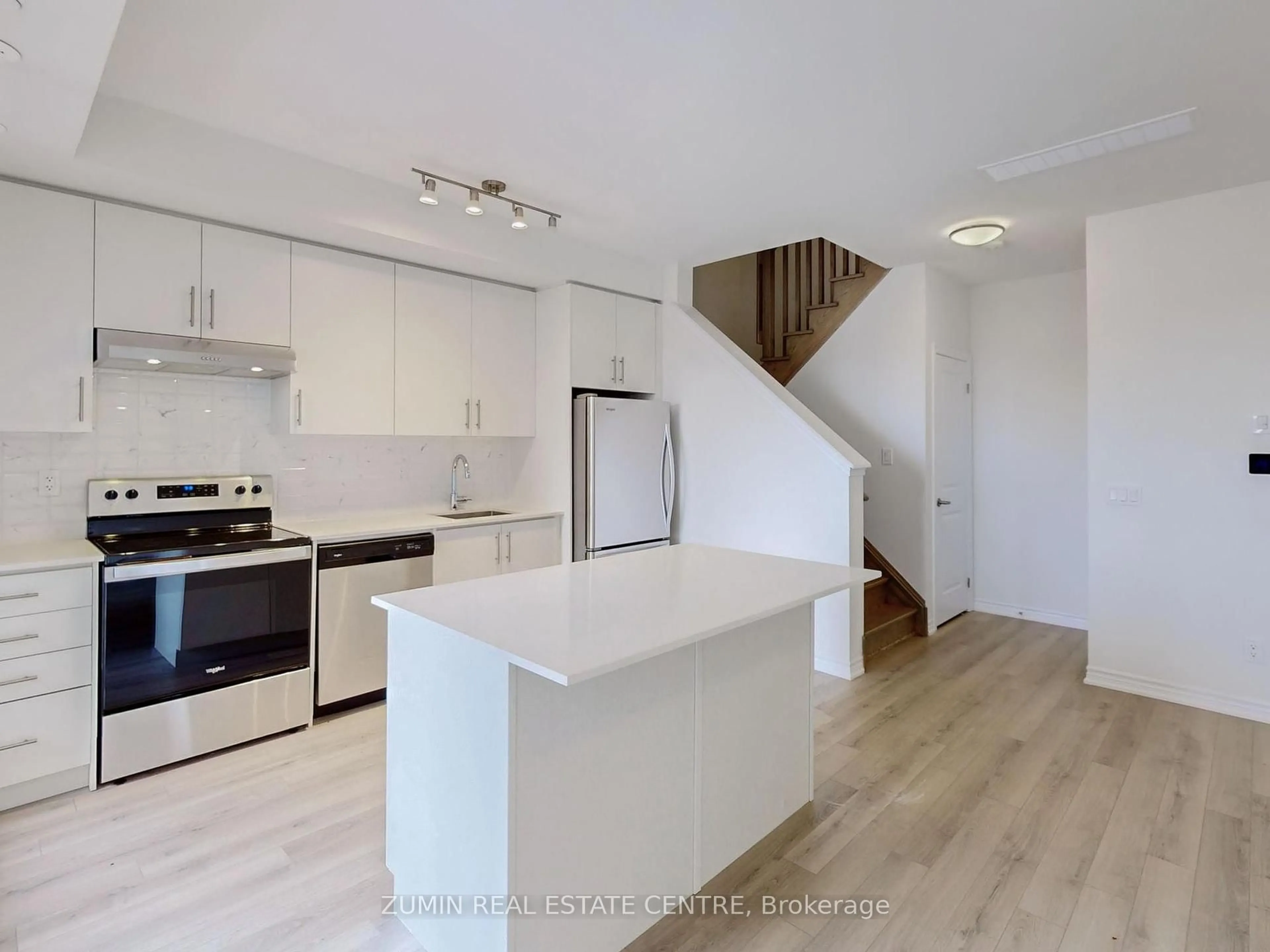 Open concept kitchen, unknown for 349 Wheat Boom Dr #304, Oakville Ontario L6H 7X5