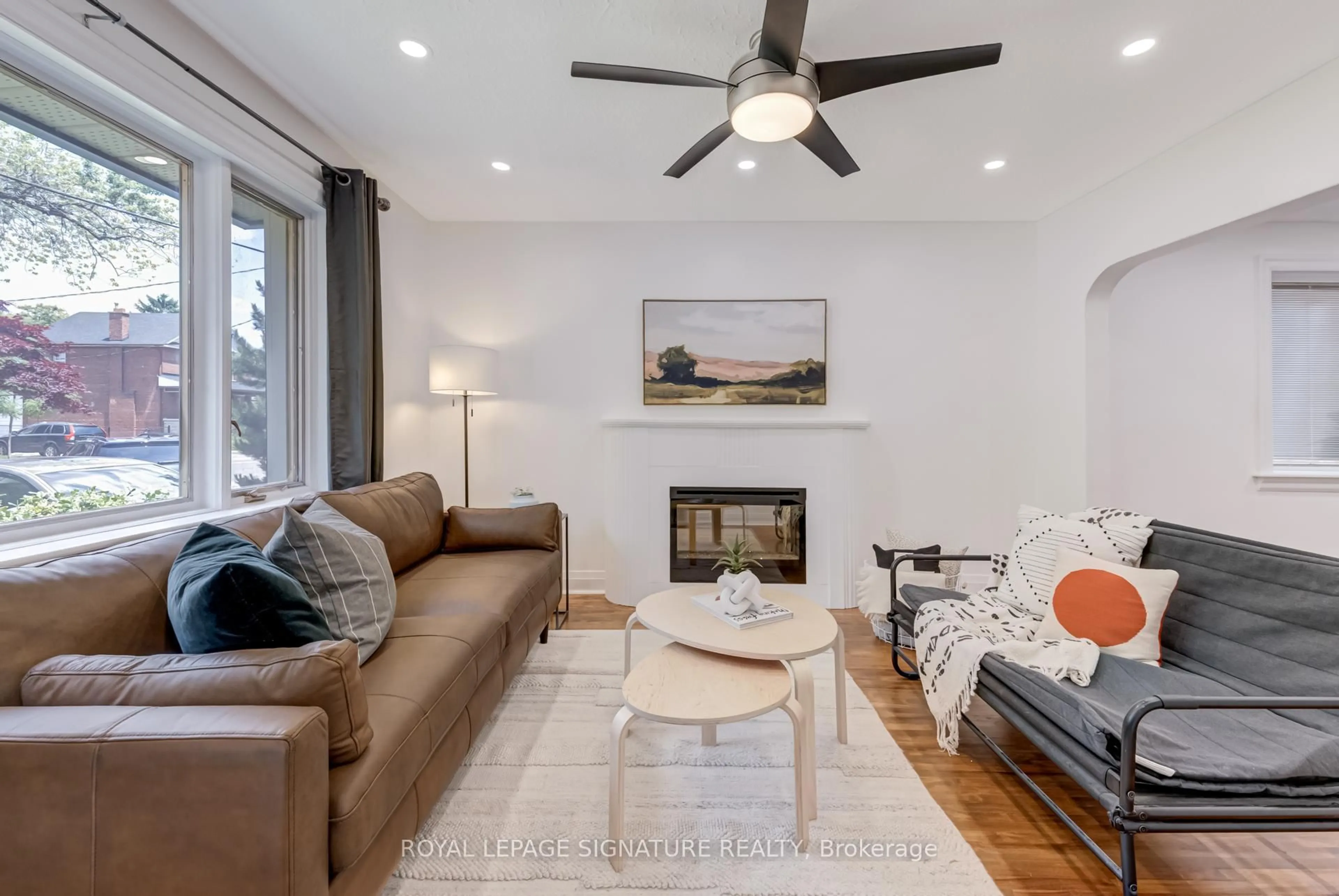 Living room with furniture, unknown for 33 Ash Cres, Toronto Ontario M8W 1E4