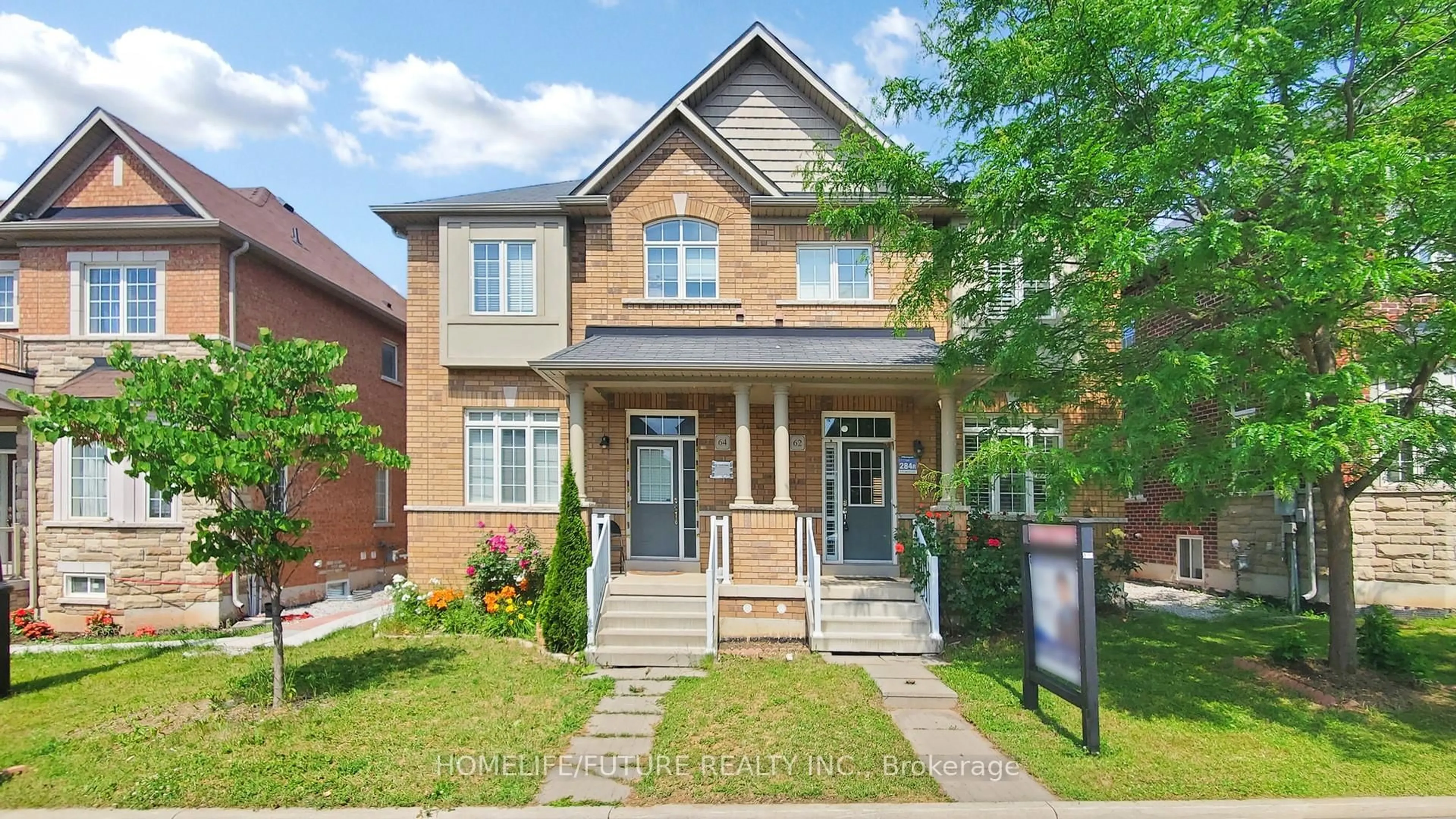 Home with brick exterior material, street for 62 Fallmeadow Circ, Brampton Ontario L6Y 0Y7