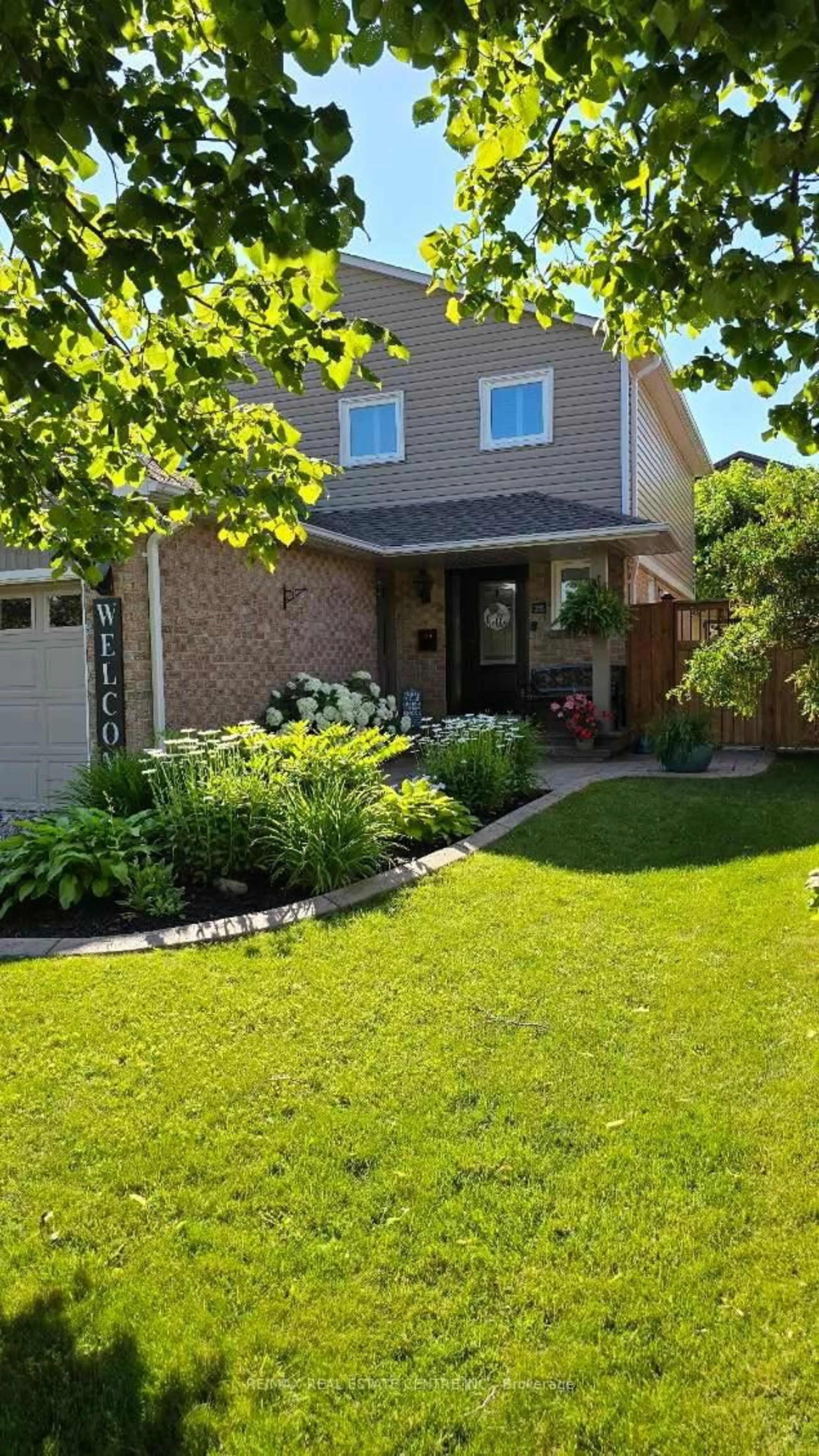 Home with brick exterior material, street for 481 Bell St, Milton Ontario L9T 4R6