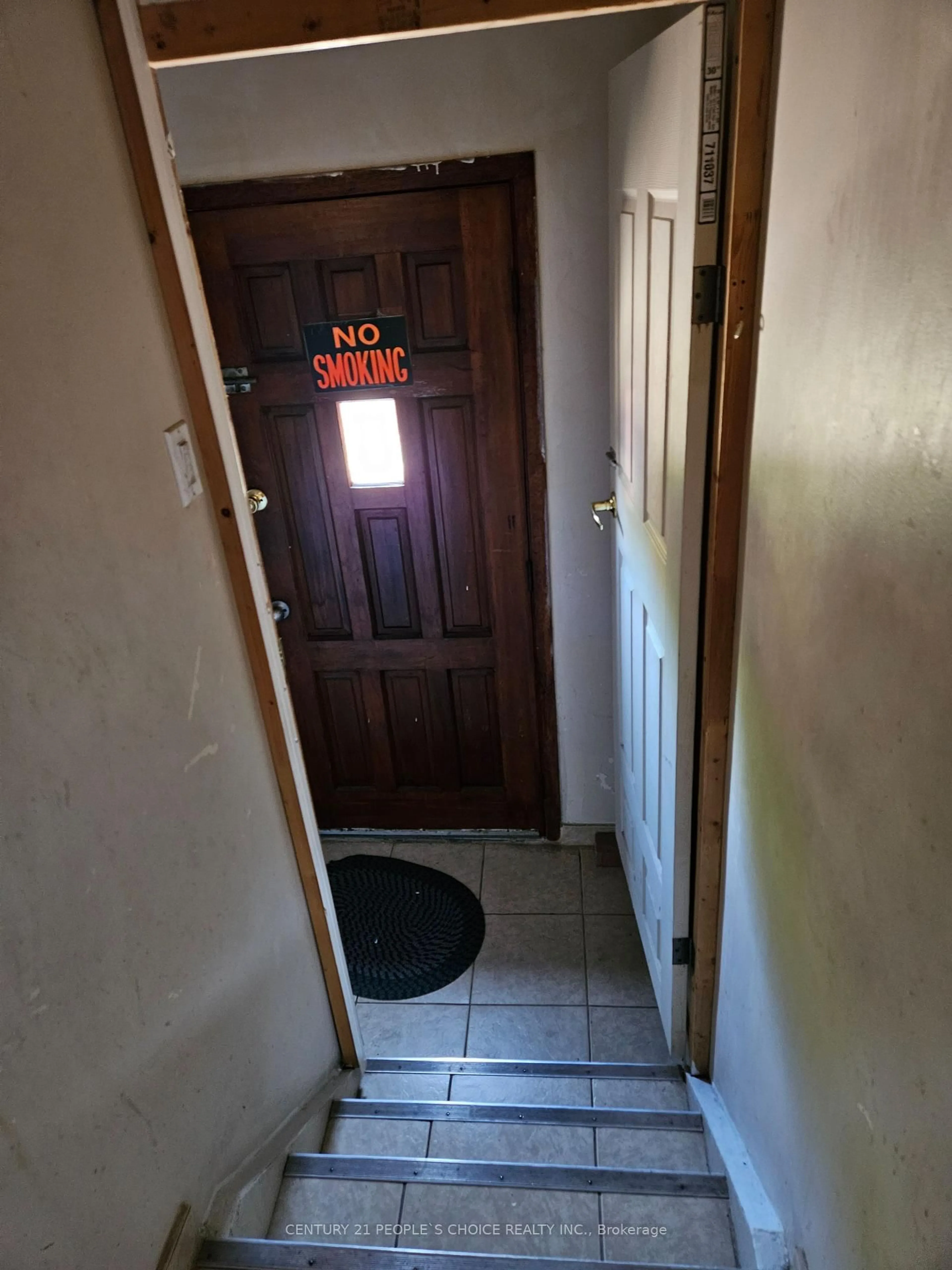 Unknown for 94 Ypres Rd, Toronto Ontario M6M 1P3