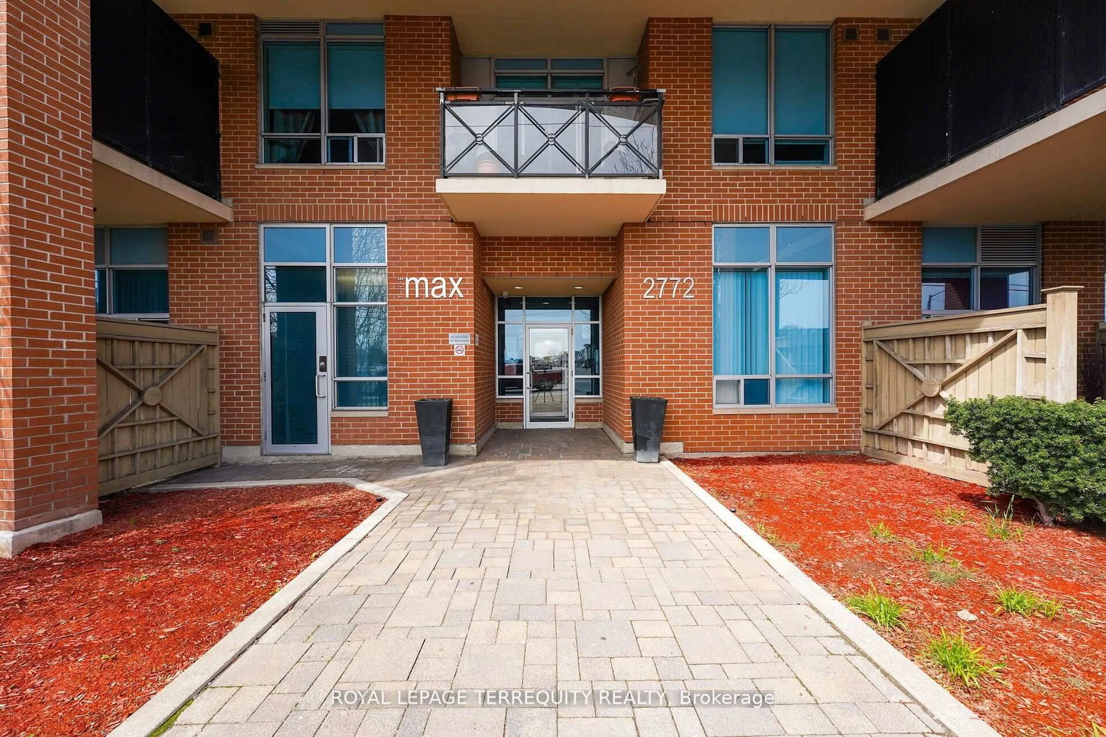 Indoor foyer for 2772 Keele St #101, Toronto Ontario M3M 0A3