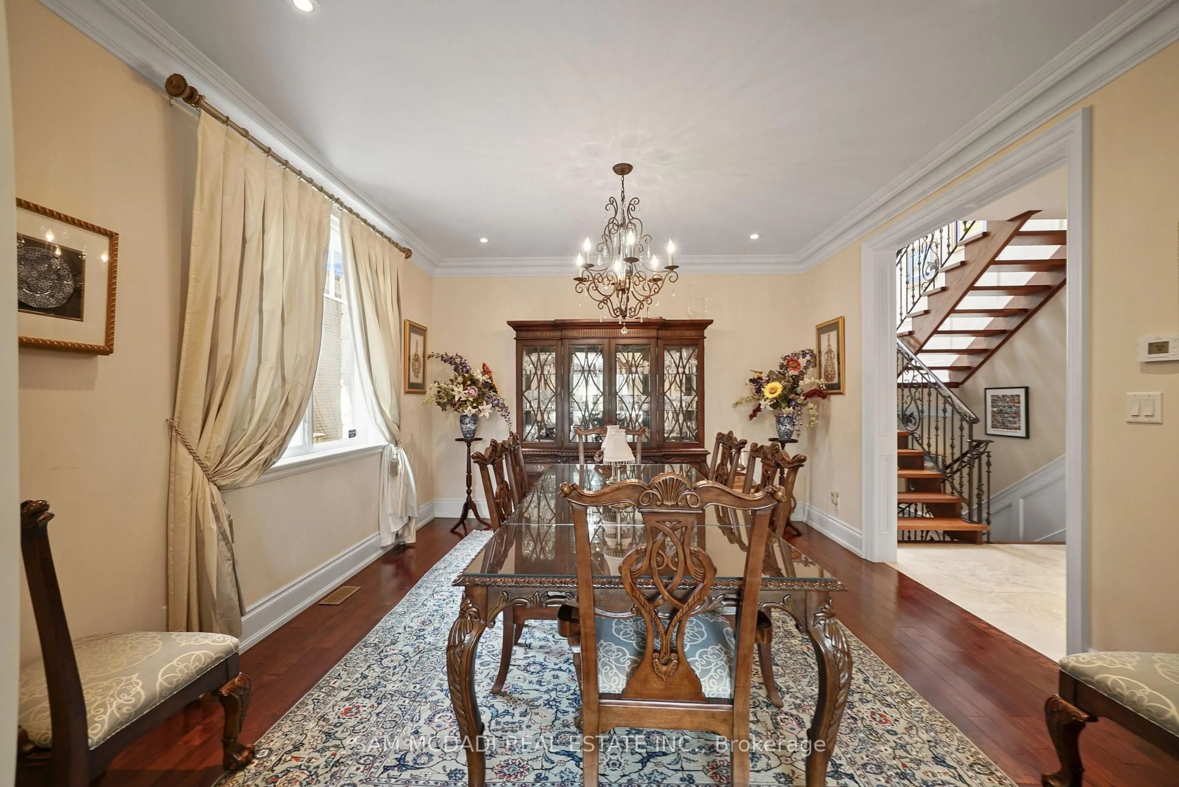Dining room, unknown for 2497 Sharon Cres, Mississauga Ontario L5C 1Y9