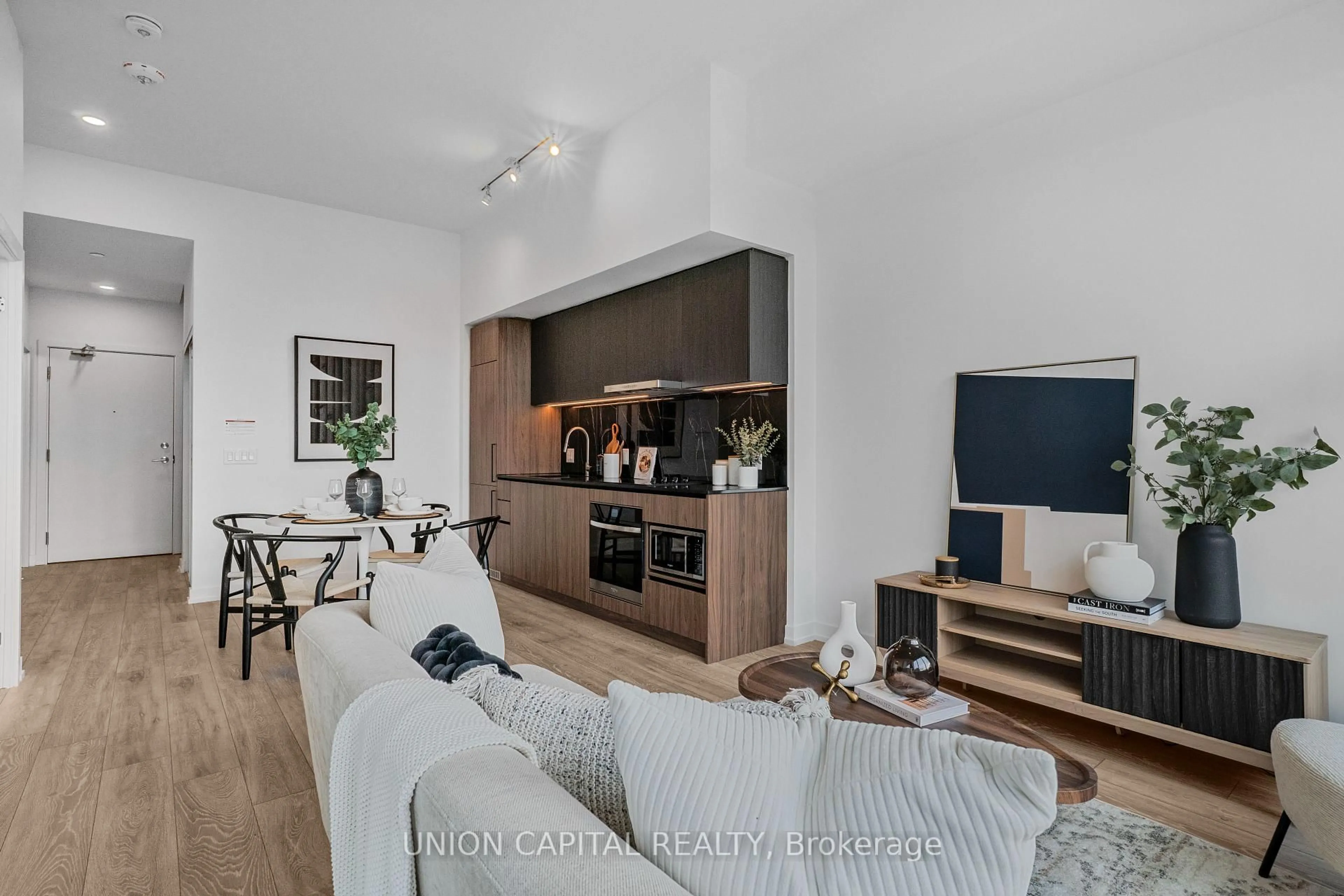 Living room with furniture, unknown for 1100 Sheppard Ave #121, Toronto Ontario M3K 0E4