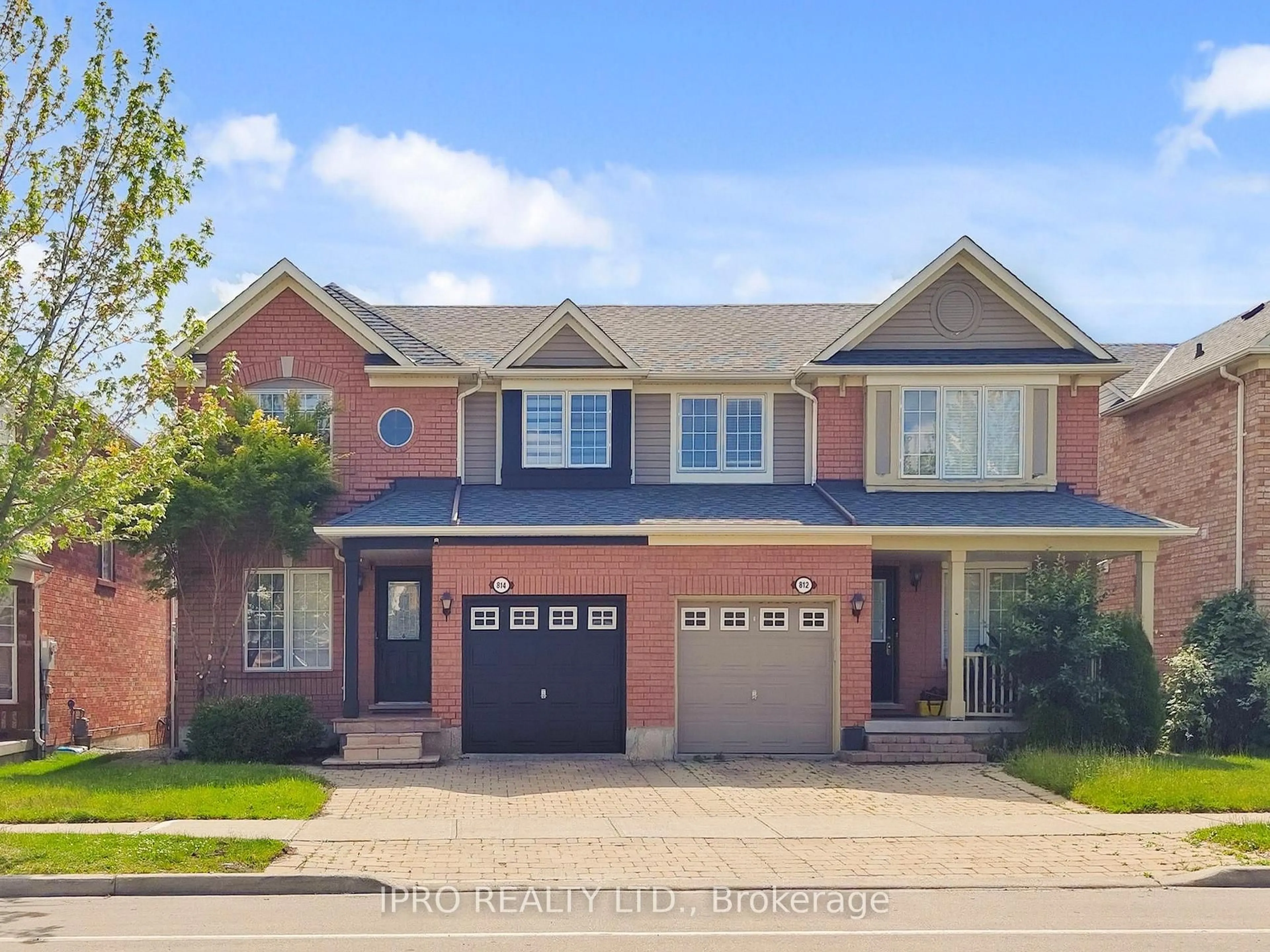 Home with brick exterior material, street for 814 Ferguson Dr, Milton Ontario L9T 6L4