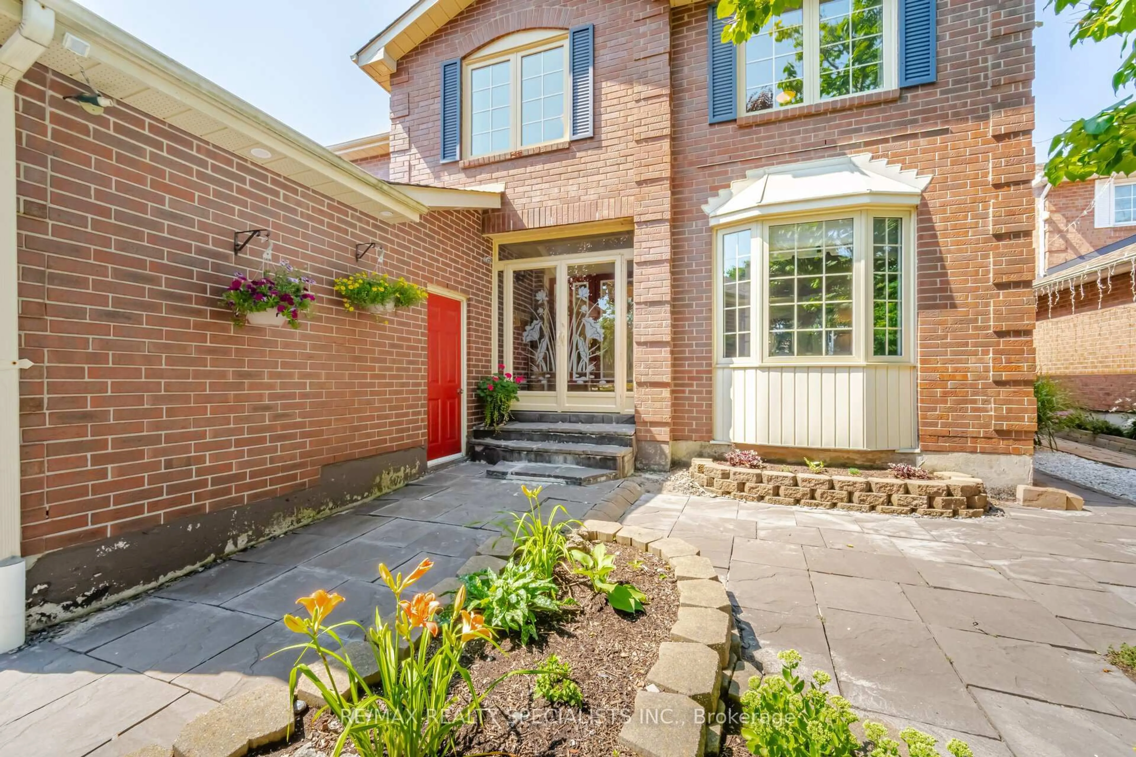 Home with brick exterior material, street for 6576 Miller's Grve, Mississauga Ontario L5N 4R7