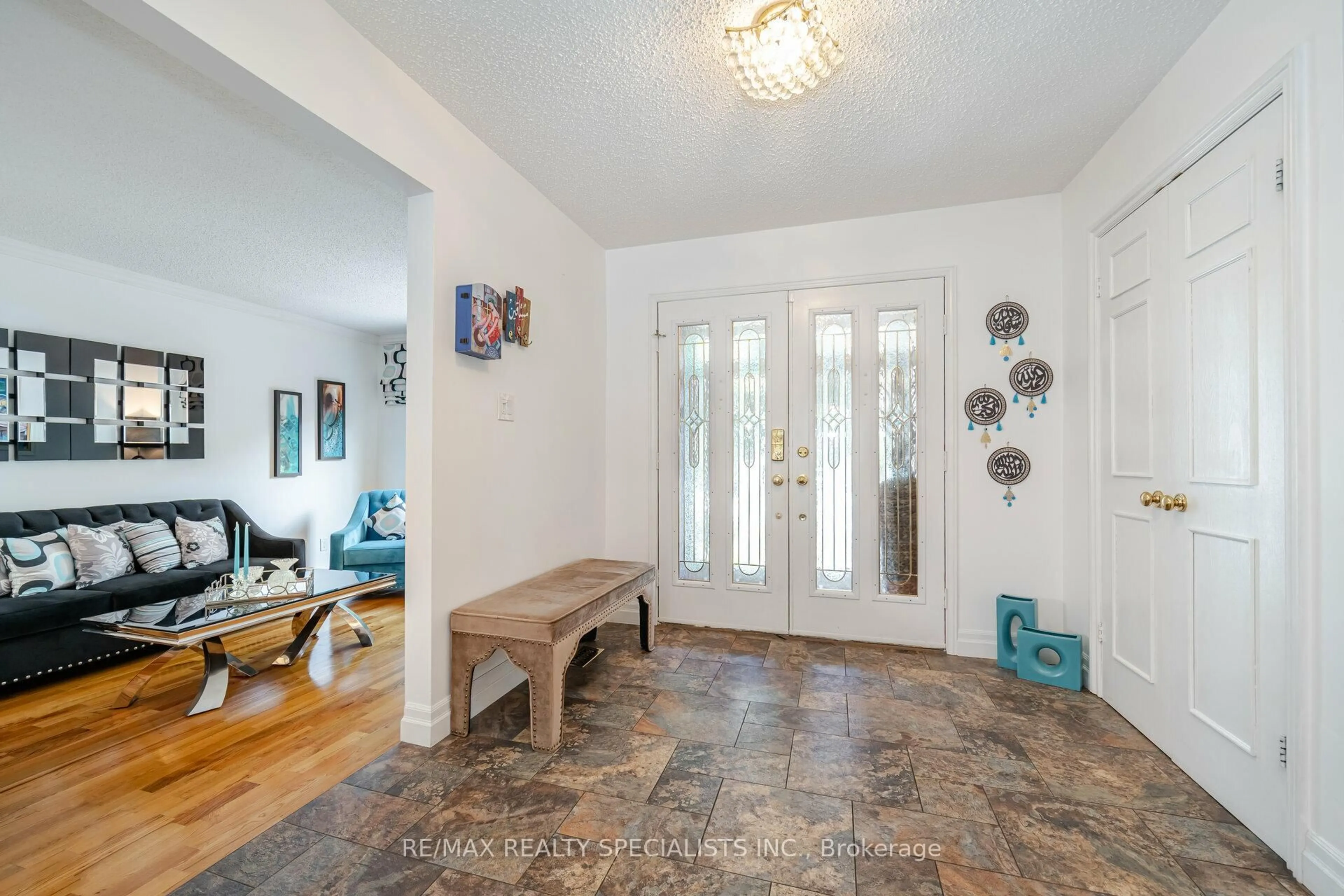 Indoor entryway for 6576 Miller's Grve, Mississauga Ontario L5N 4R7