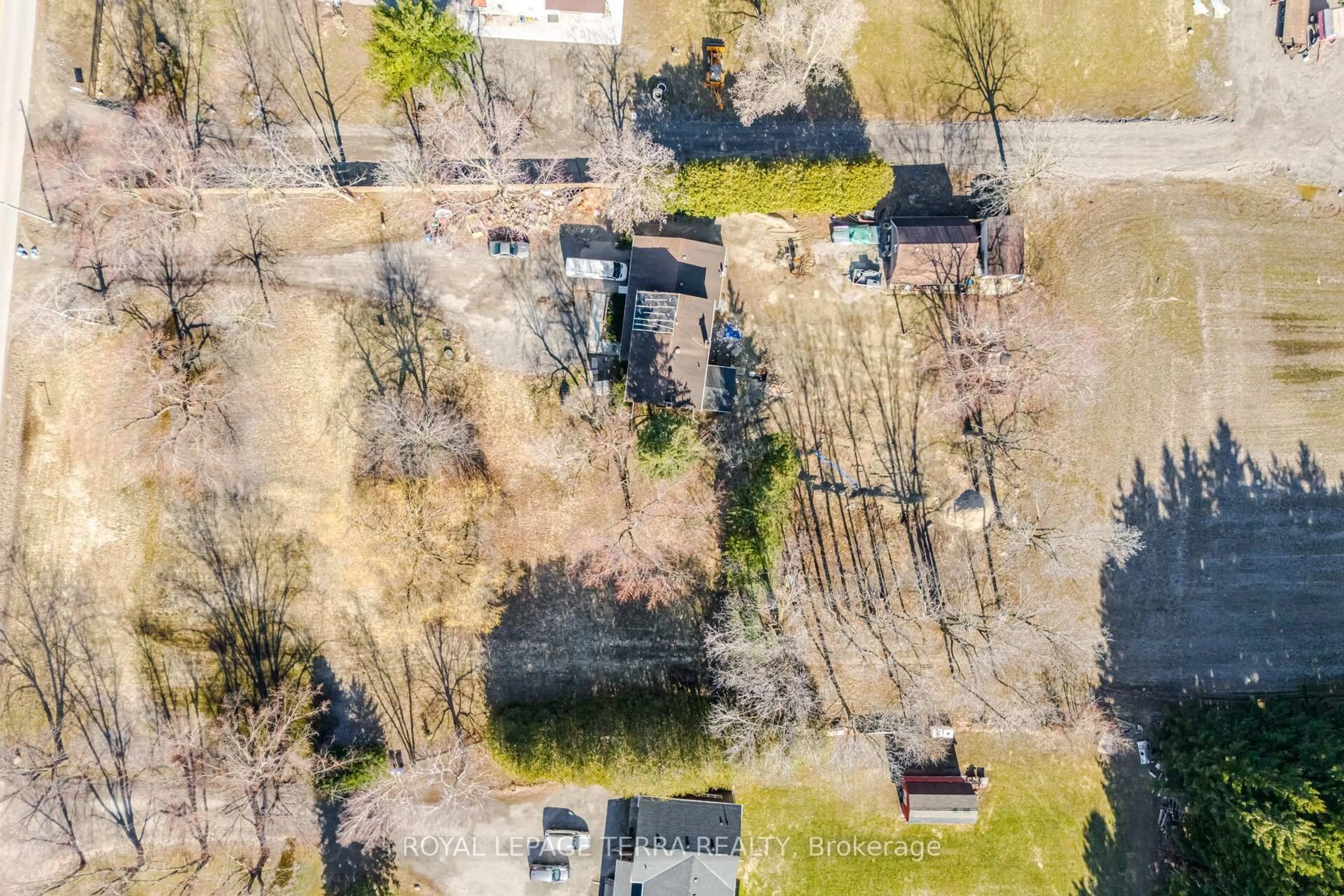 A pic from outside/outdoor area/front of a property/back of a property/a pic from drone, street for 14457 Bramalea Rd, Caledon Ontario L7C 2R4