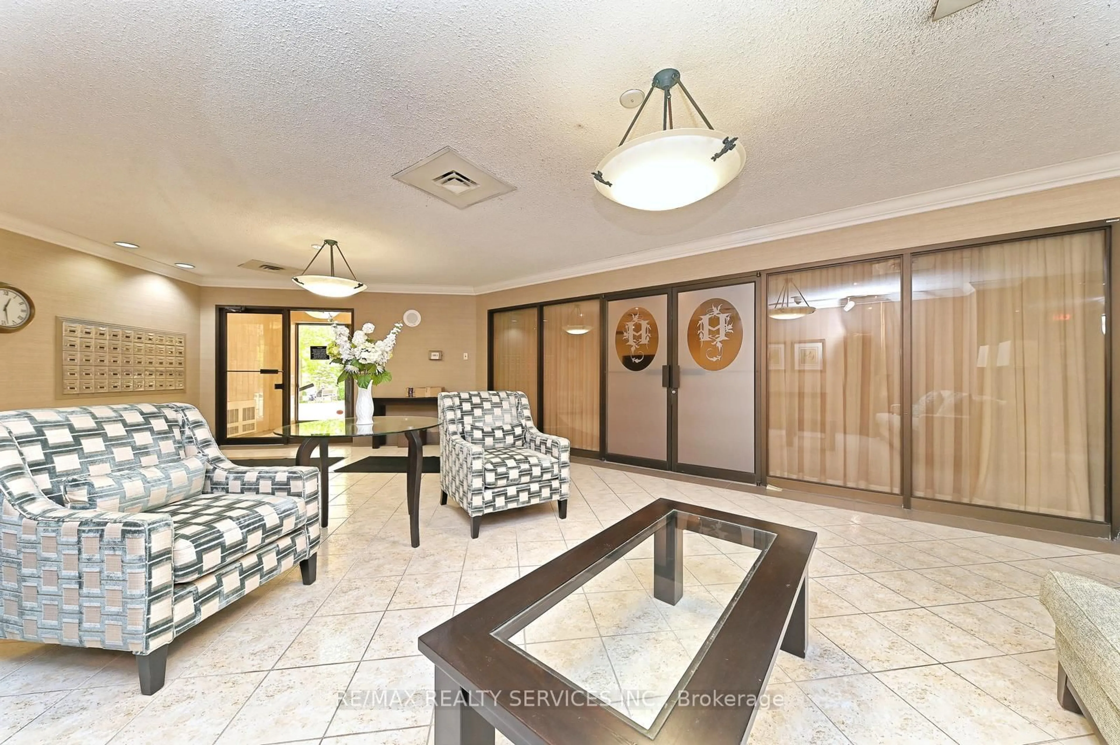 Lobby for 58 church St #402, Brampton Ontario L6V 4A8