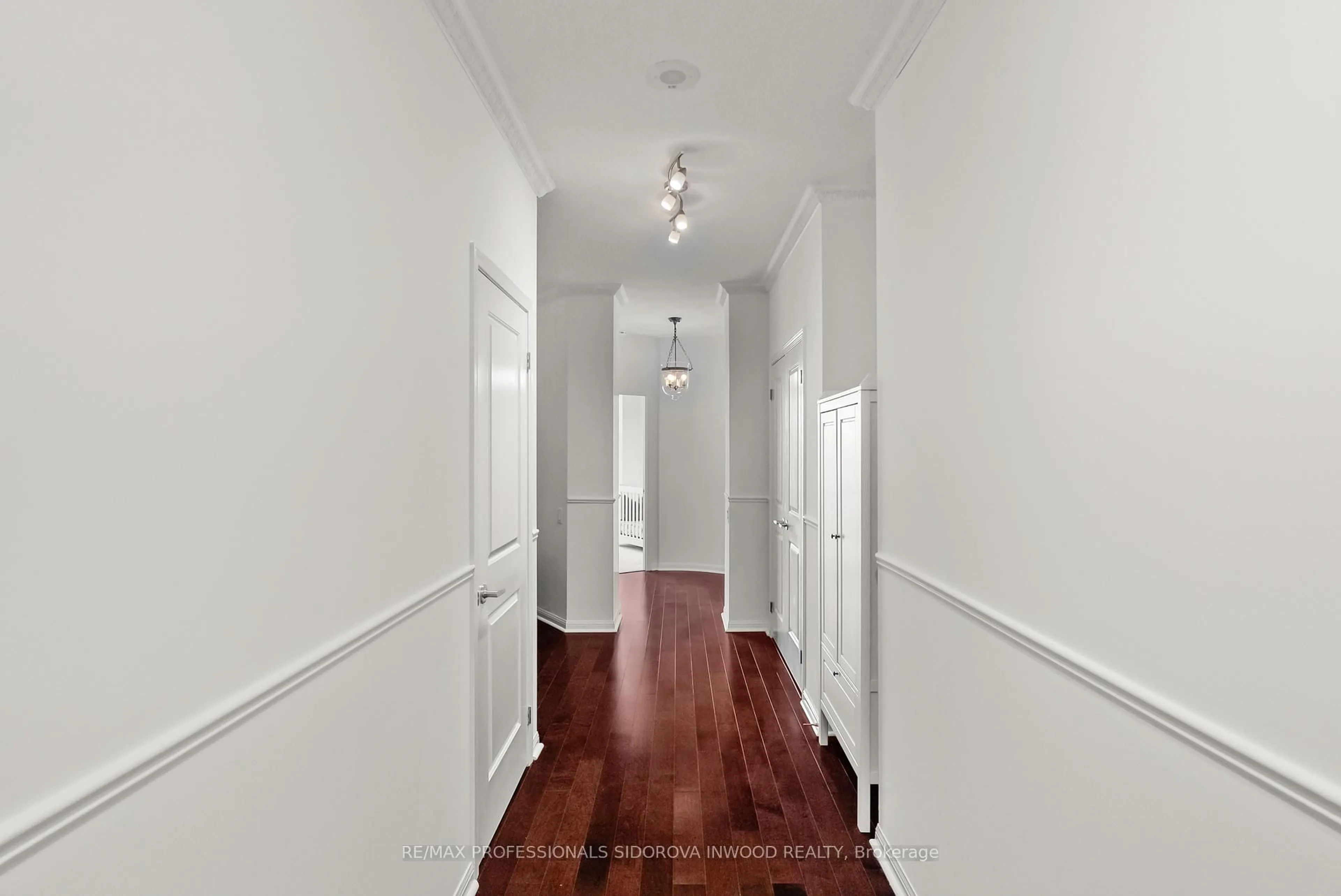 Indoor foyer for 15 Windermere Ave #2005, Toronto Ontario M6S 5A2