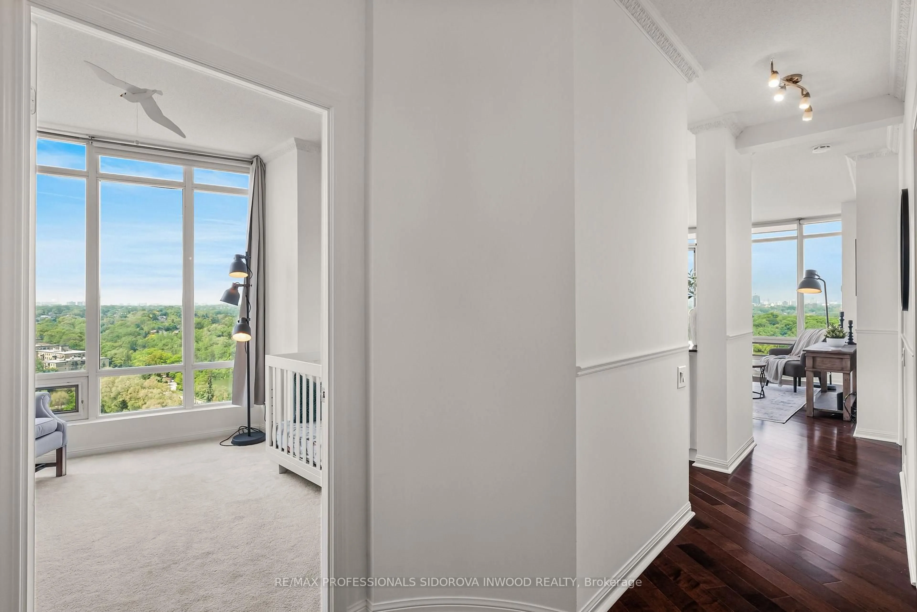 Indoor foyer for 15 Windermere Ave #2005, Toronto Ontario M6S 5A2