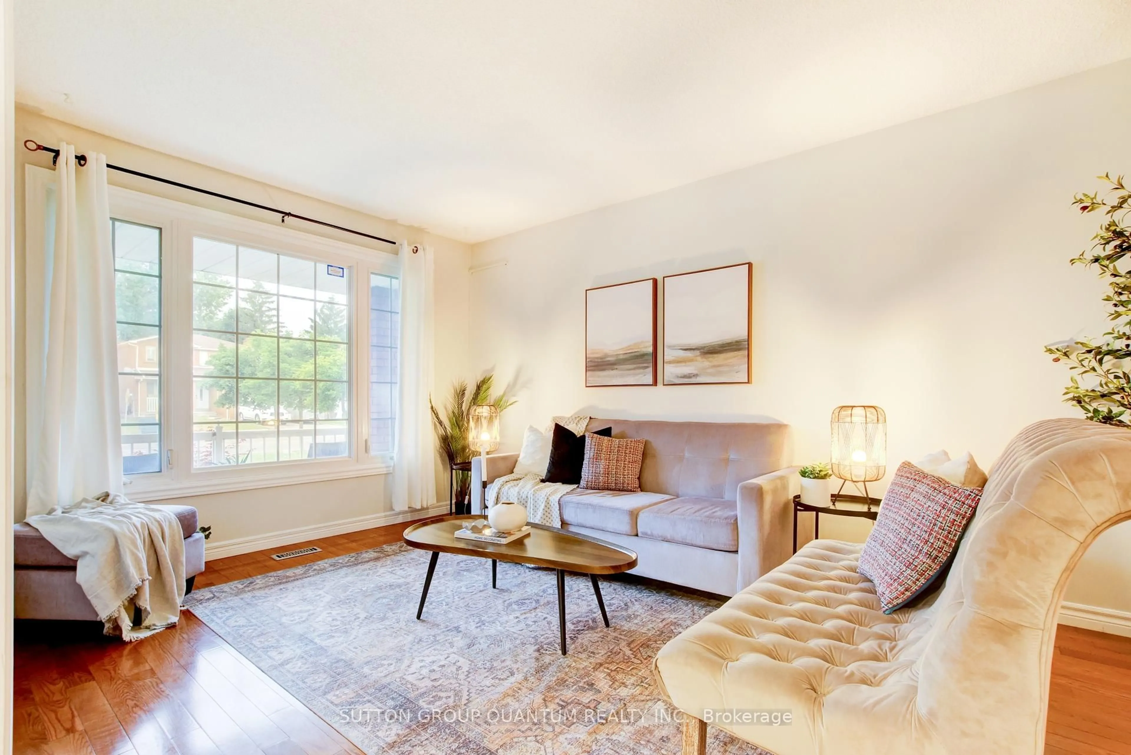 Living room with furniture, unknown for 61 Sunforest Dr, Brampton Ontario L6Z 2W7