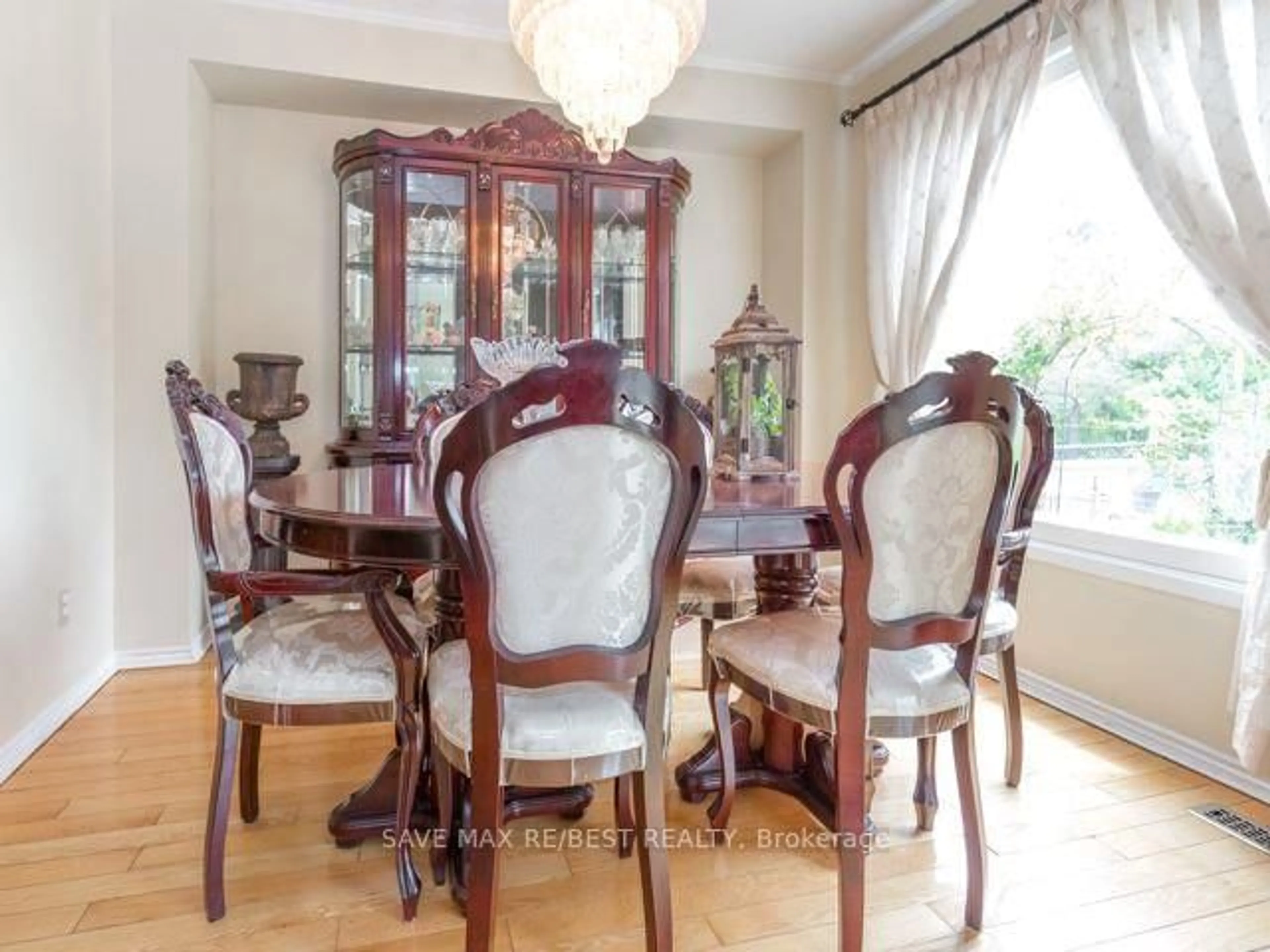 Dining room, wood/laminate floor for 36 Dafoe Cres, Brampton Ontario L6Y 2L2