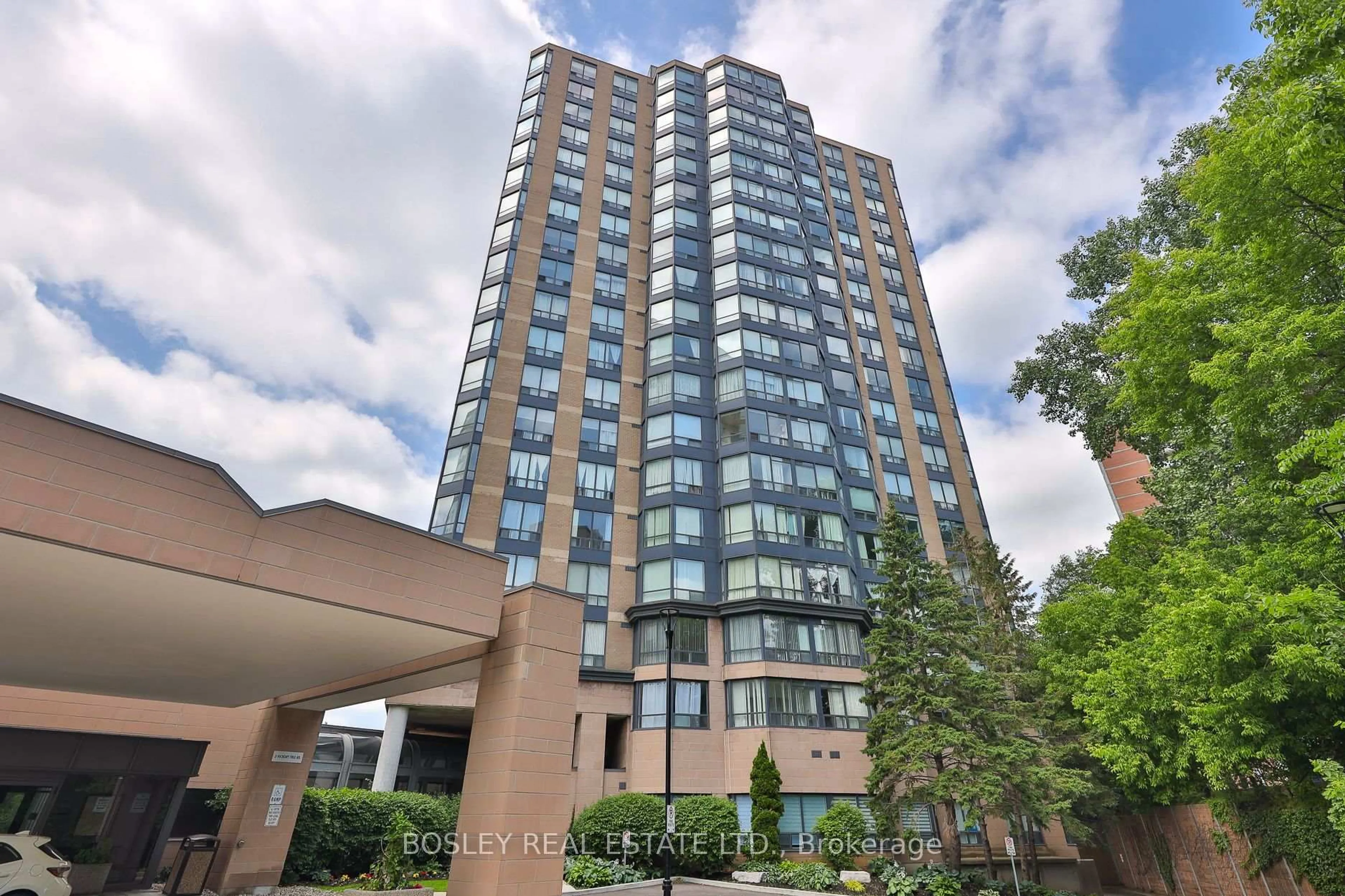 Indoor foyer for 3 Hickory Tree Rd #909, Toronto Ontario M9N 3W5