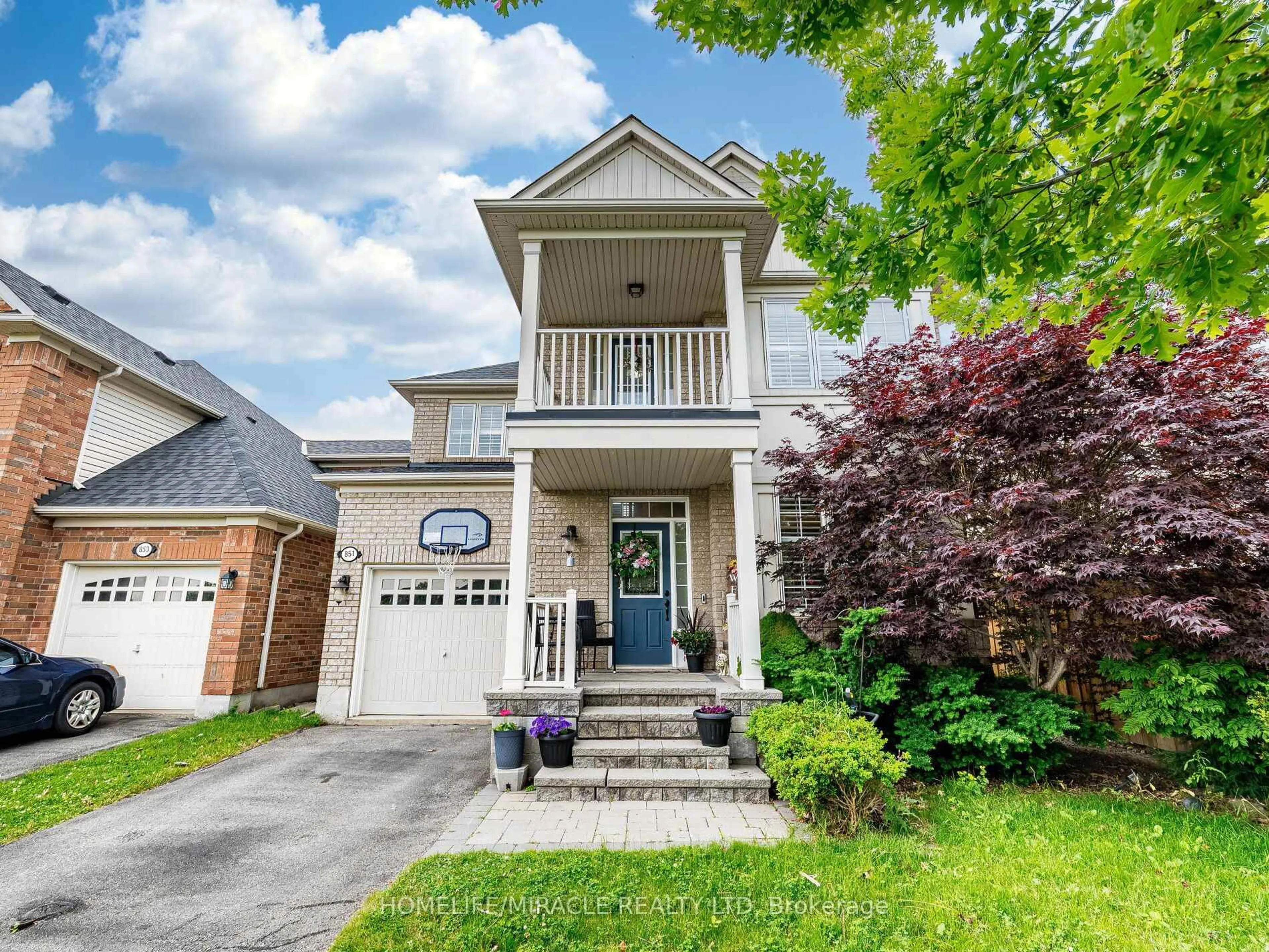 Home with vinyl exterior material, street for 851 Bennett Blvd, Milton Ontario L9T 6X9