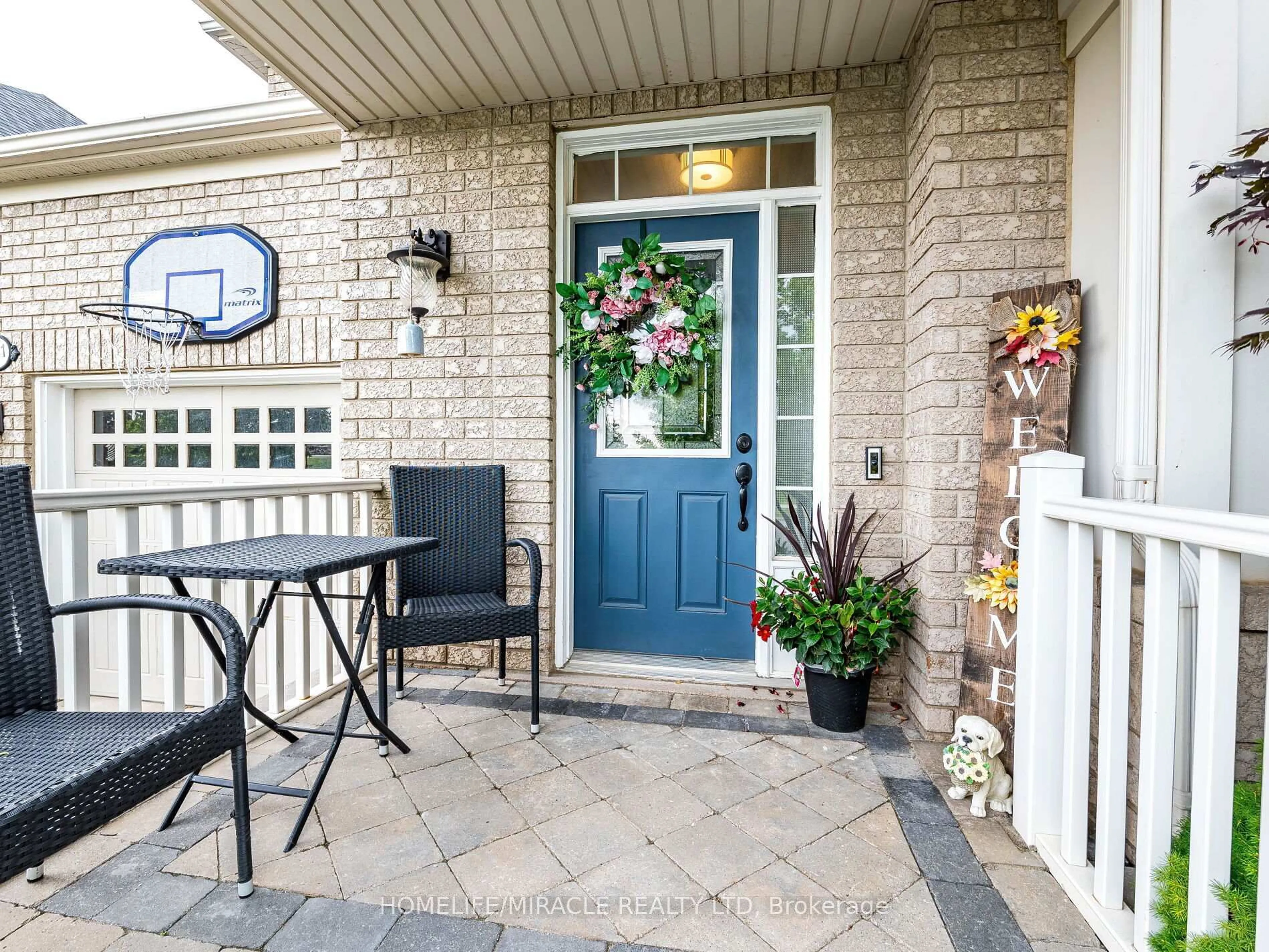 Indoor entryway for 851 Bennett Blvd, Milton Ontario L9T 6X9
