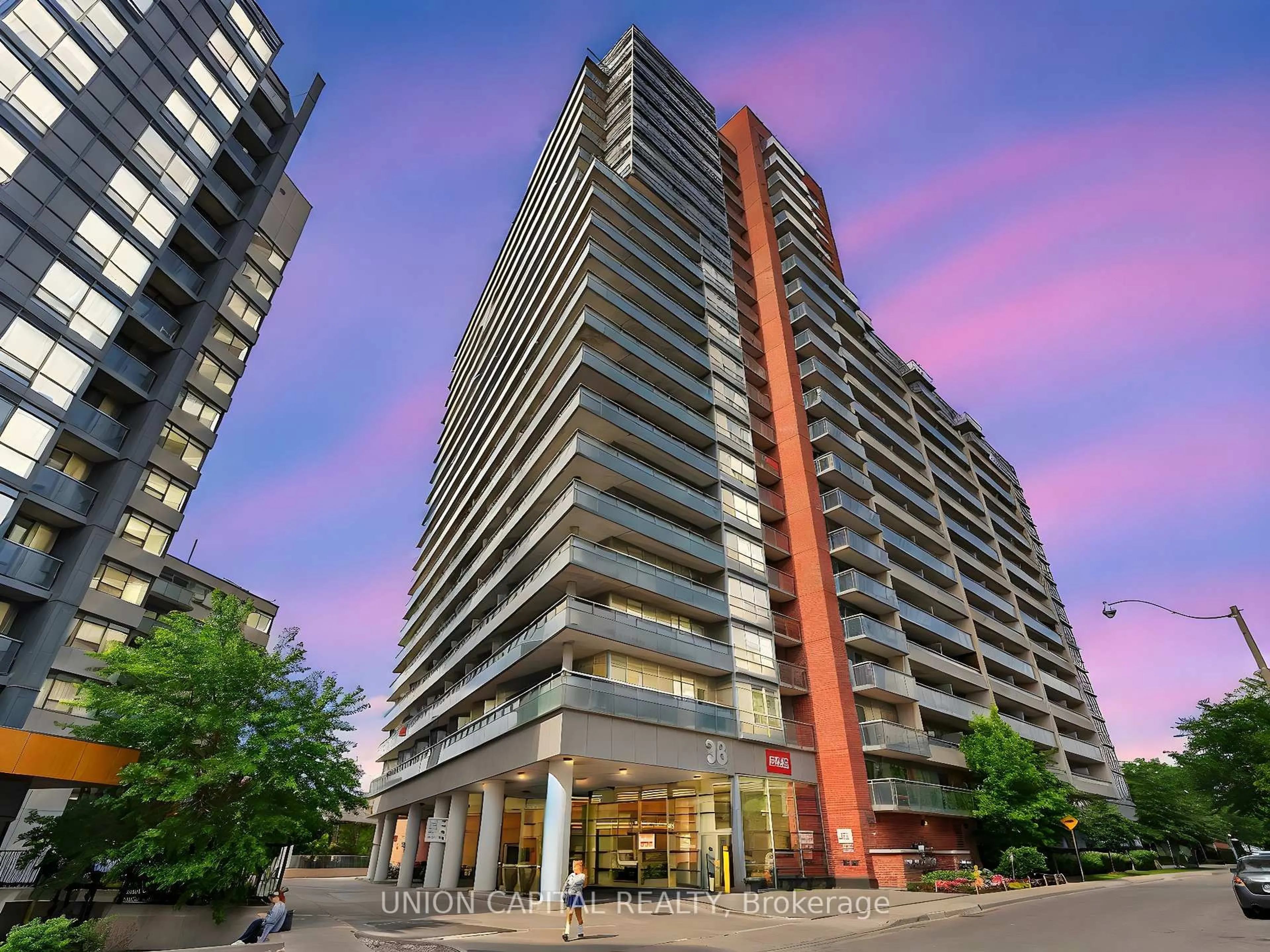 Indoor foyer for 38 Joe Shuster Way #919, Toronto Ontario M6K 0A5