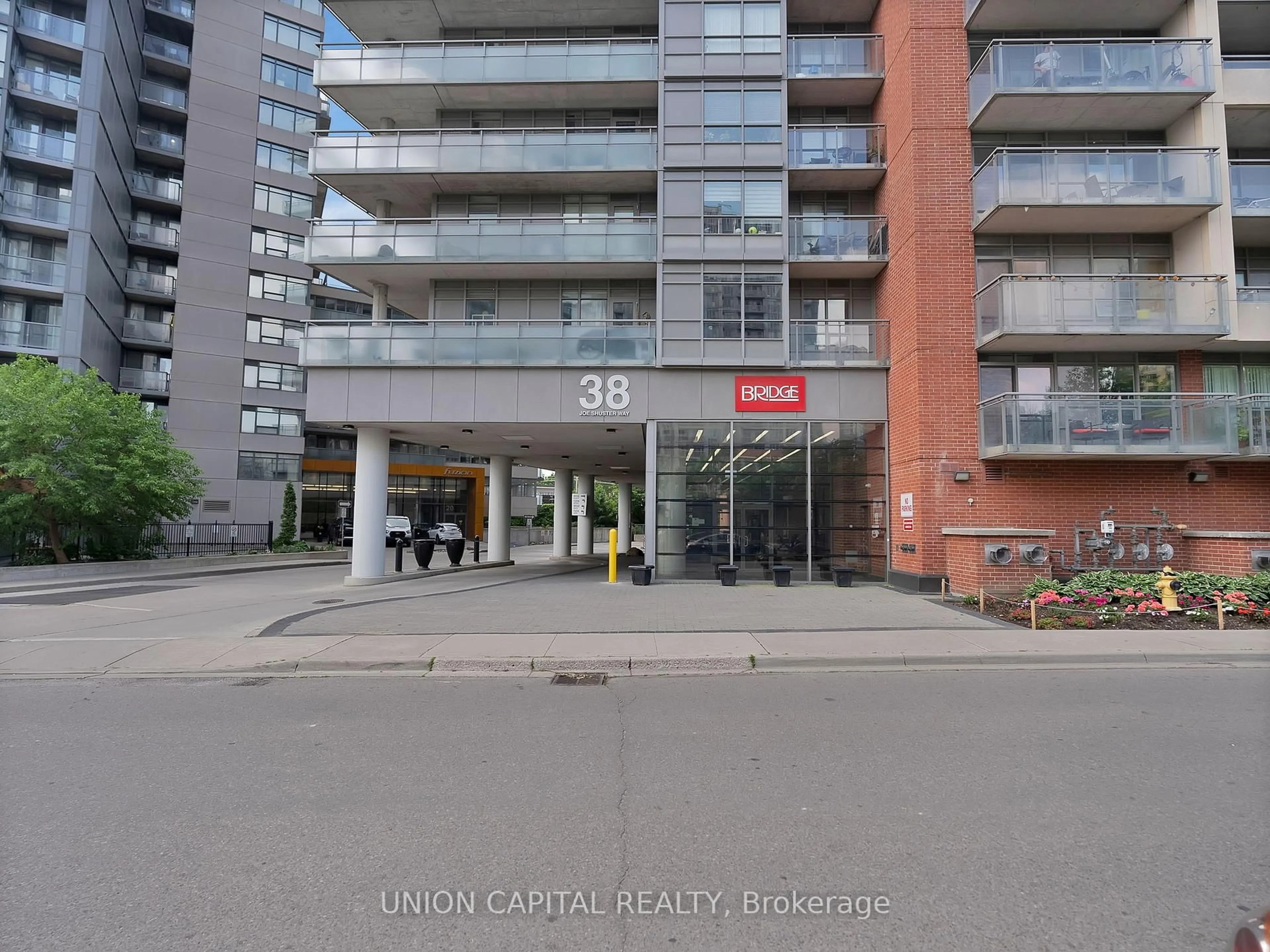 Indoor foyer for 38 Joe Shuster Way #919, Toronto Ontario M6K 0A5