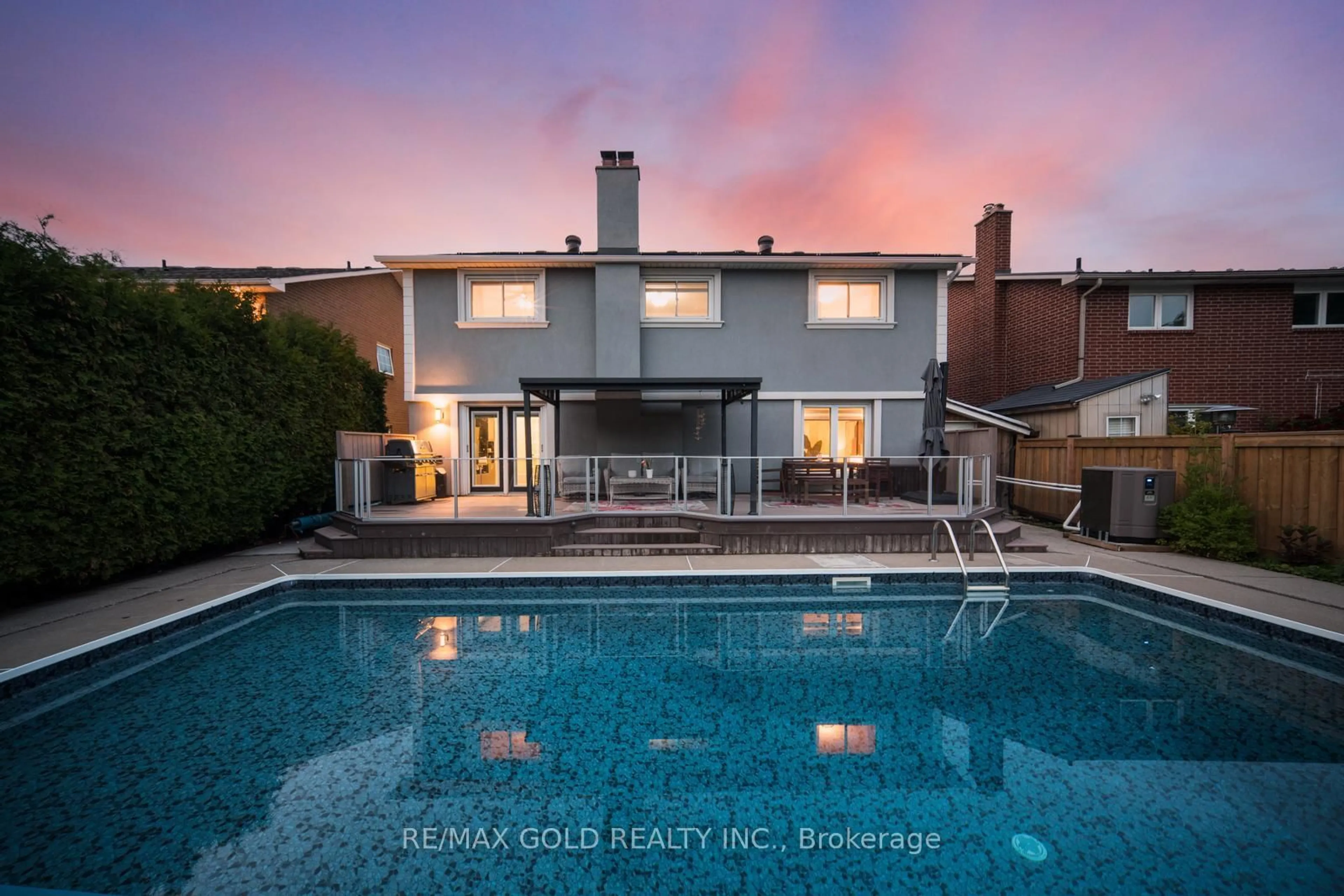 Pool for 17 Madrid Cres, Brampton Ontario L6S 2X5