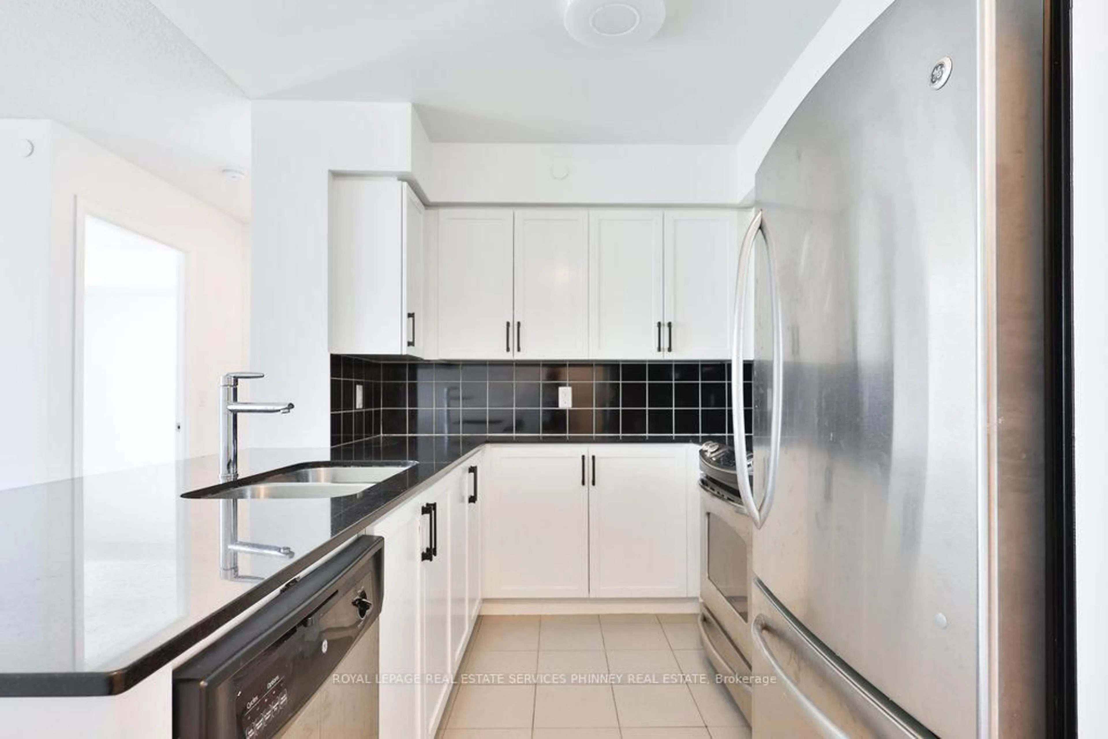 Standard kitchen, ceramic/tile floor for 205 Sherway Gardens Rd #1008, Toronto Ontario M9C 0A4
