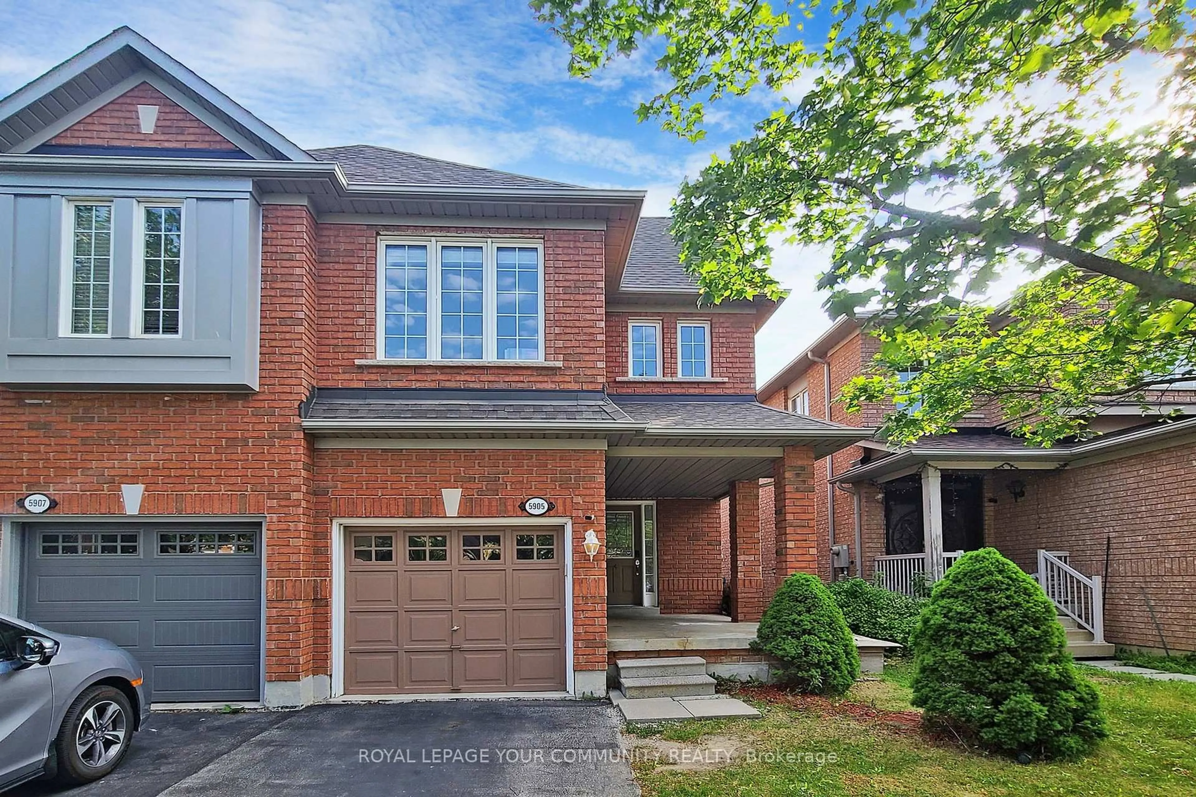 Home with brick exterior material, street for 5905 Algarve Dr, Mississauga Ontario L5M 6R7