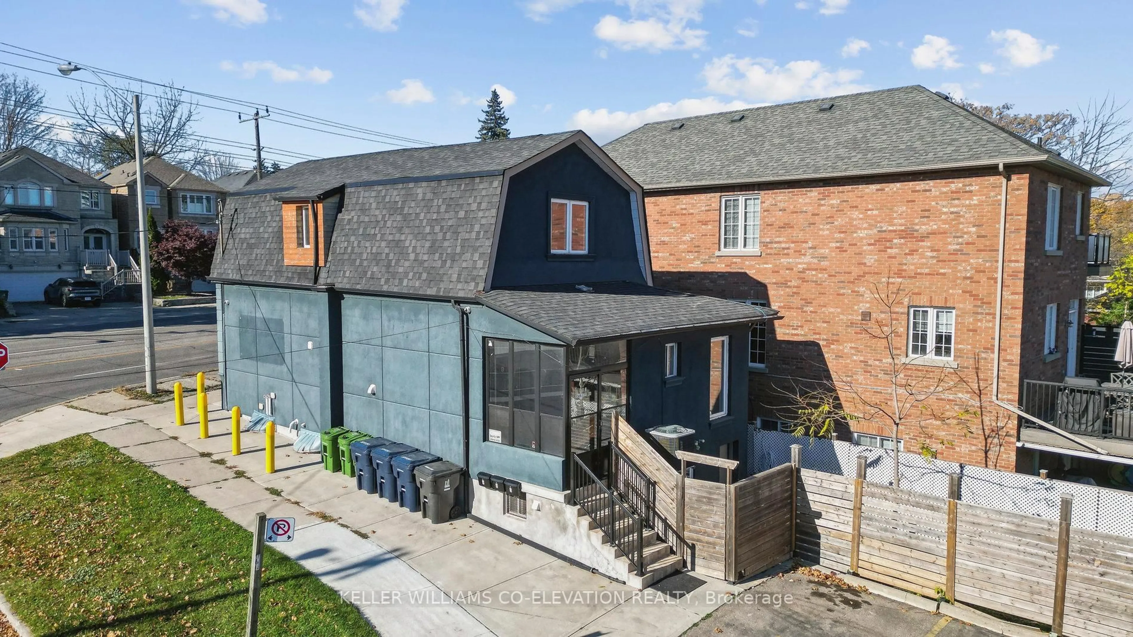 A pic from outside/outdoor area/front of a property/back of a property/a pic from drone, street for 681 Scarlett Rd, Toronto Ontario M9P 2T3