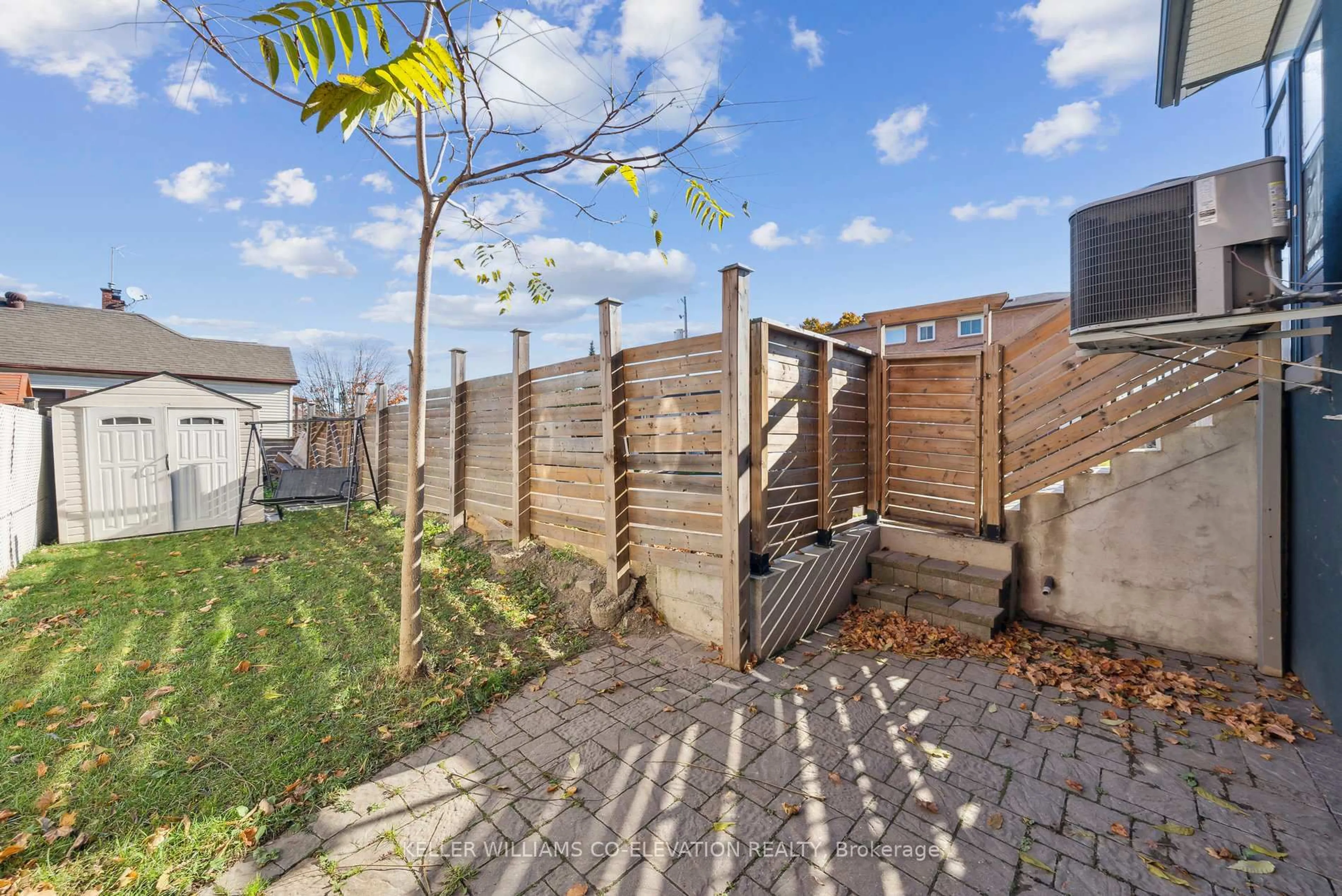 Patio, street for 681 Scarlett Rd, Toronto Ontario M9P 2T3