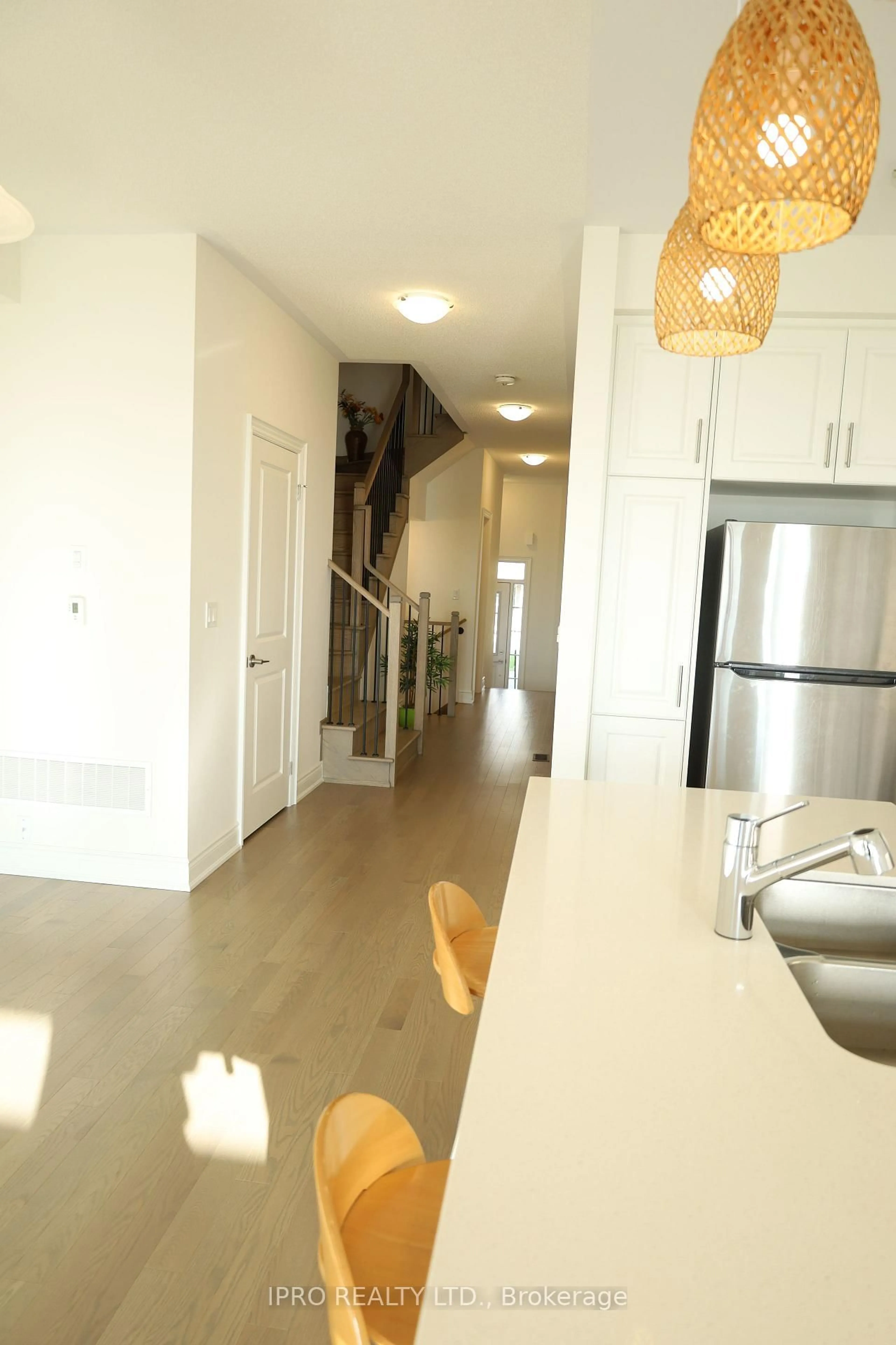 Unknown for 102 BERMONDSEY Way, Brampton Ontario L6Y 6K9