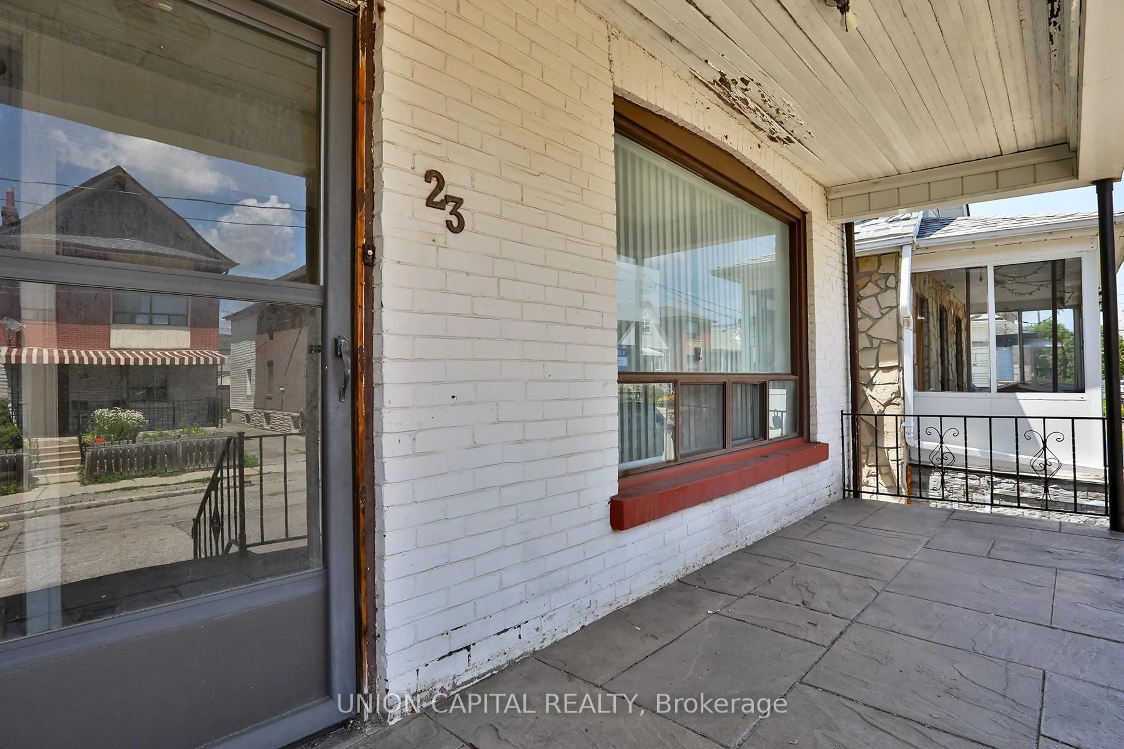 Indoor entryway for 23 Nickle St, Toronto Ontario M6M 2H7