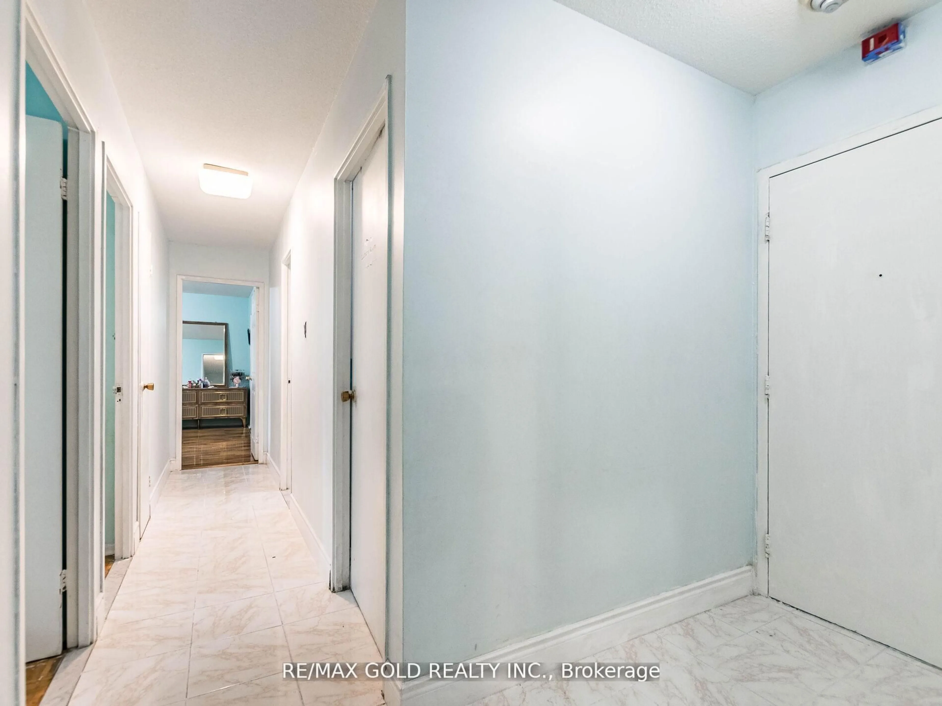 Indoor entryway for 3555 Derry Rd #104, Mississauga Ontario L4T 1B2