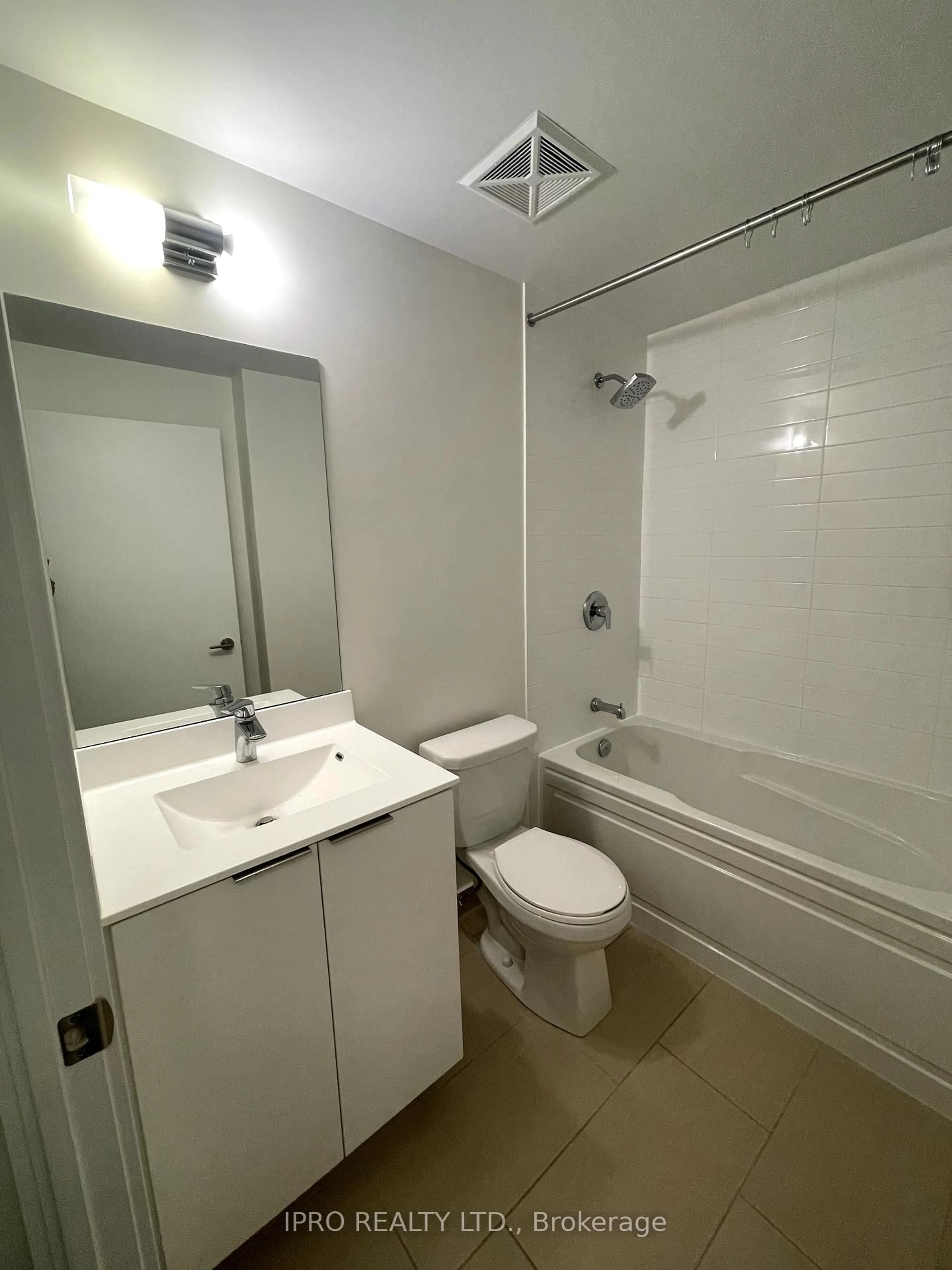 Standard bathroom, unknown for 30 Shore Breeze Dr #3217, Toronto Ontario M8V 0J1